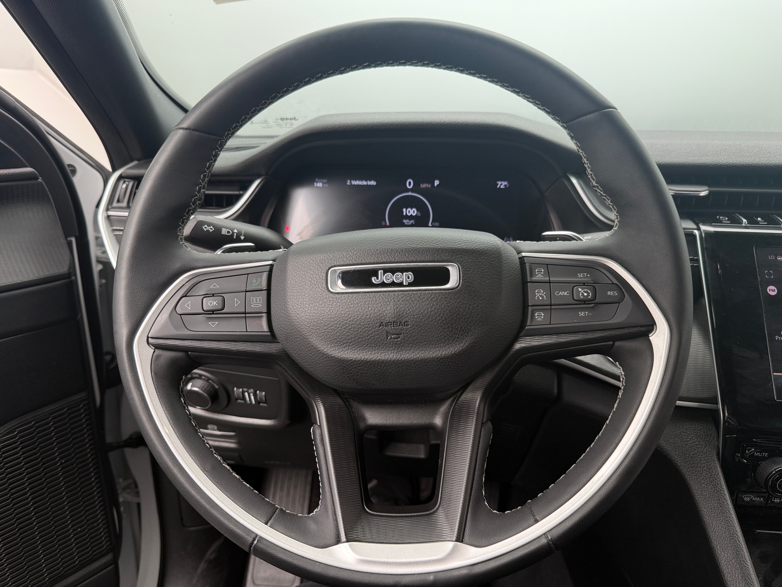 Thumbnail: 2023 Jeep Grand Cherokee L - 4