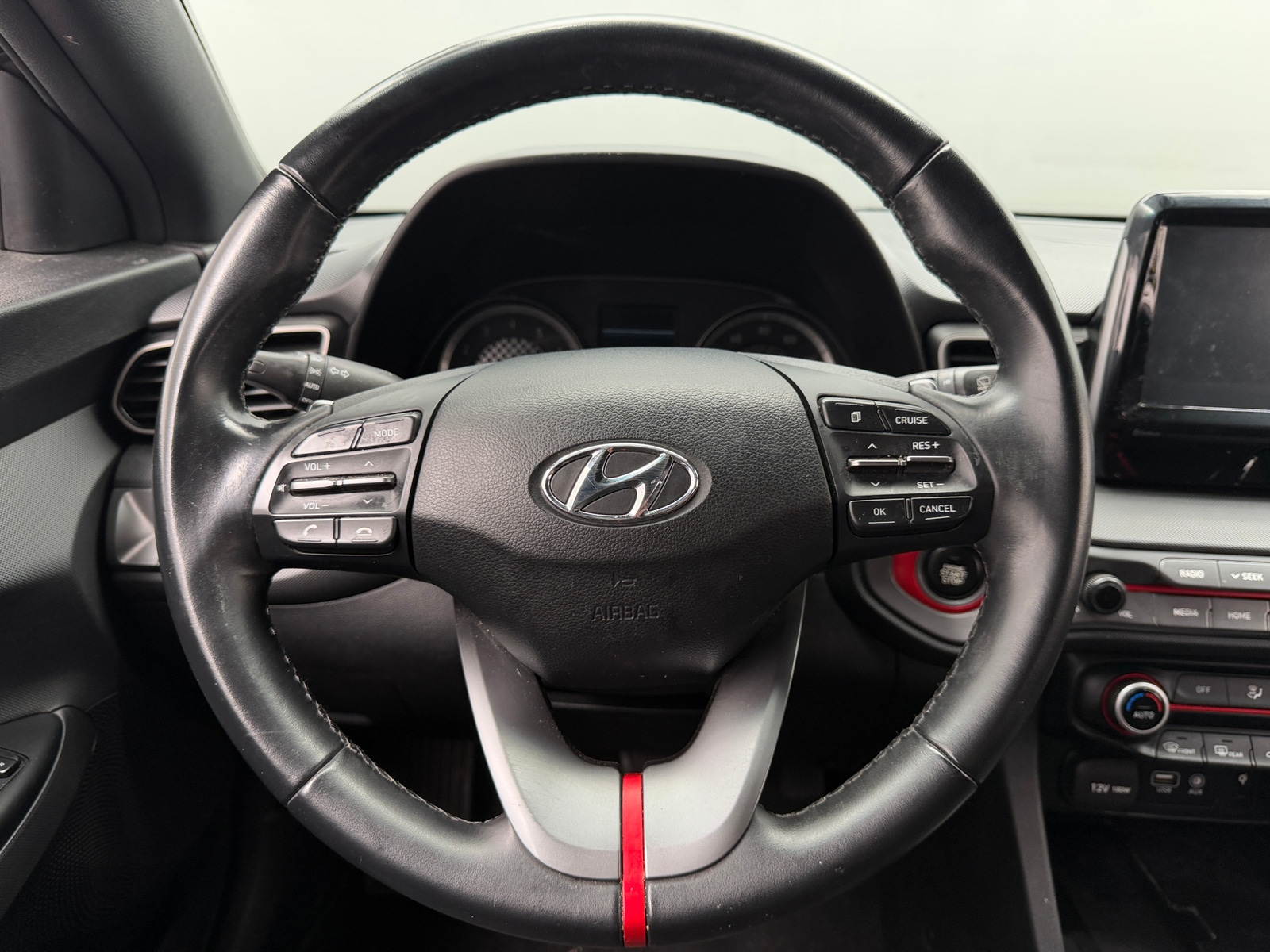 Thumbnail: 2020 Hyundai Veloster - 5