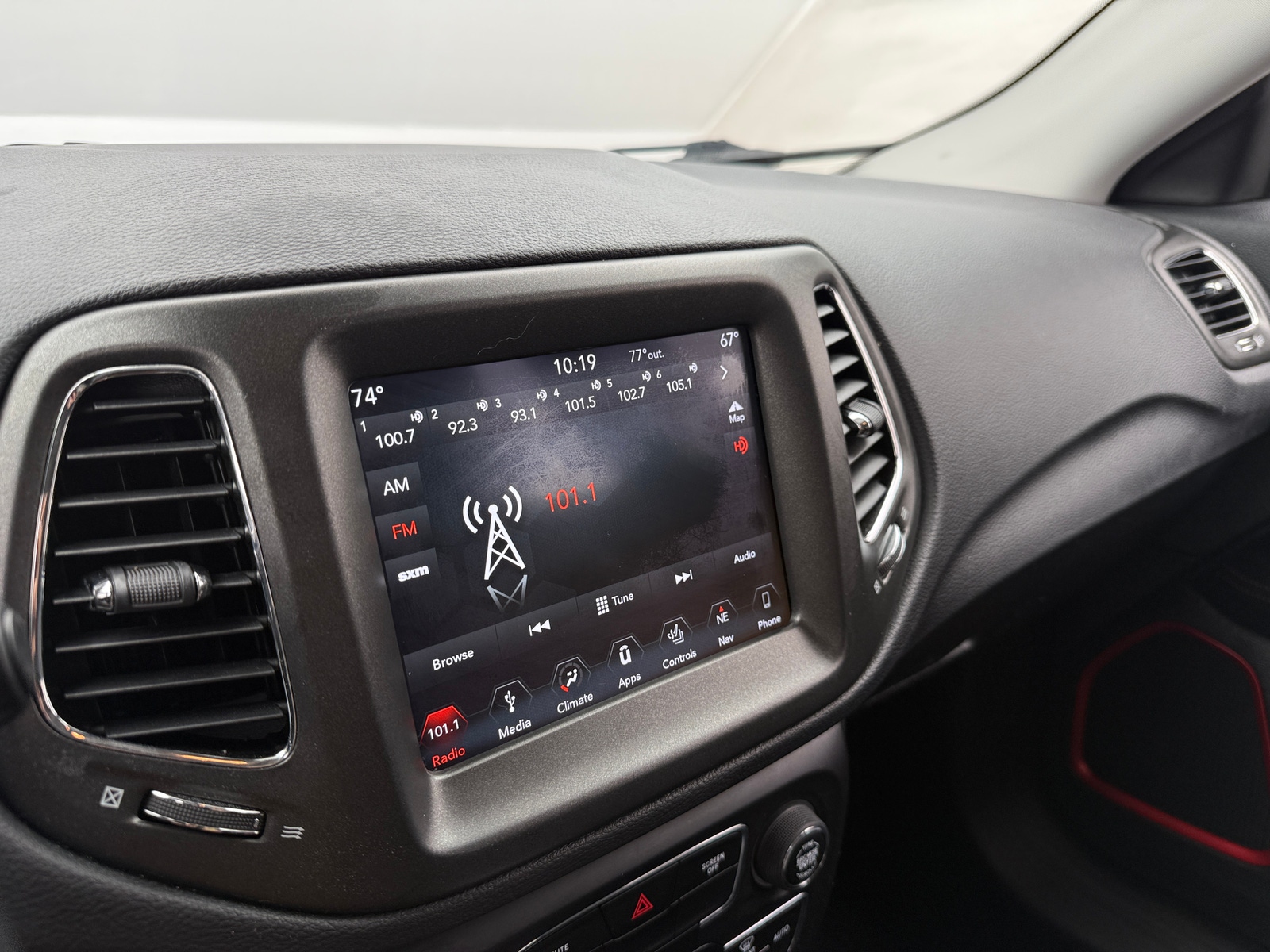 Thumbnail: 2019 Jeep Compass - 4