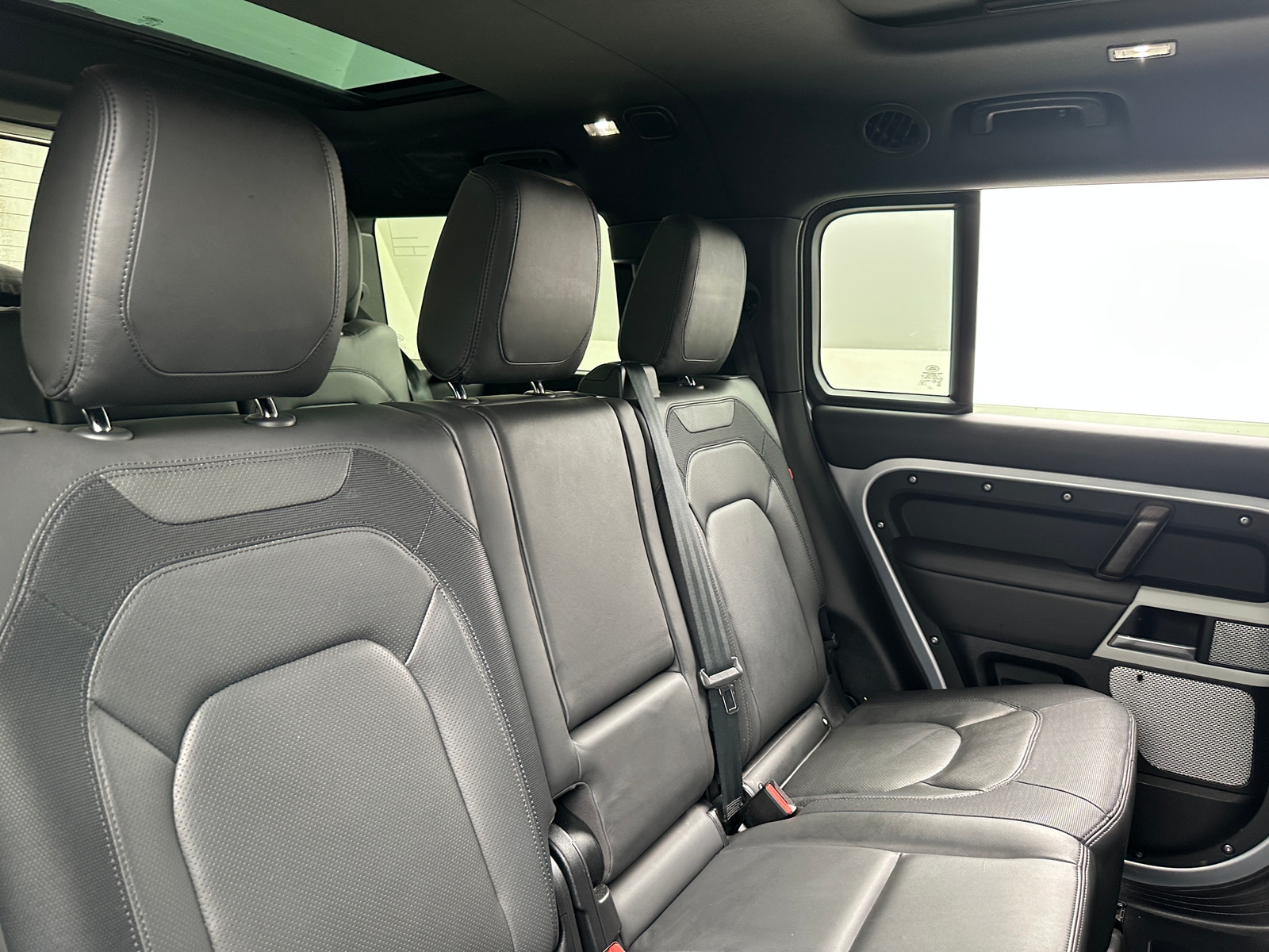 Thumbnail: 2024 Land Rover Defender - 5