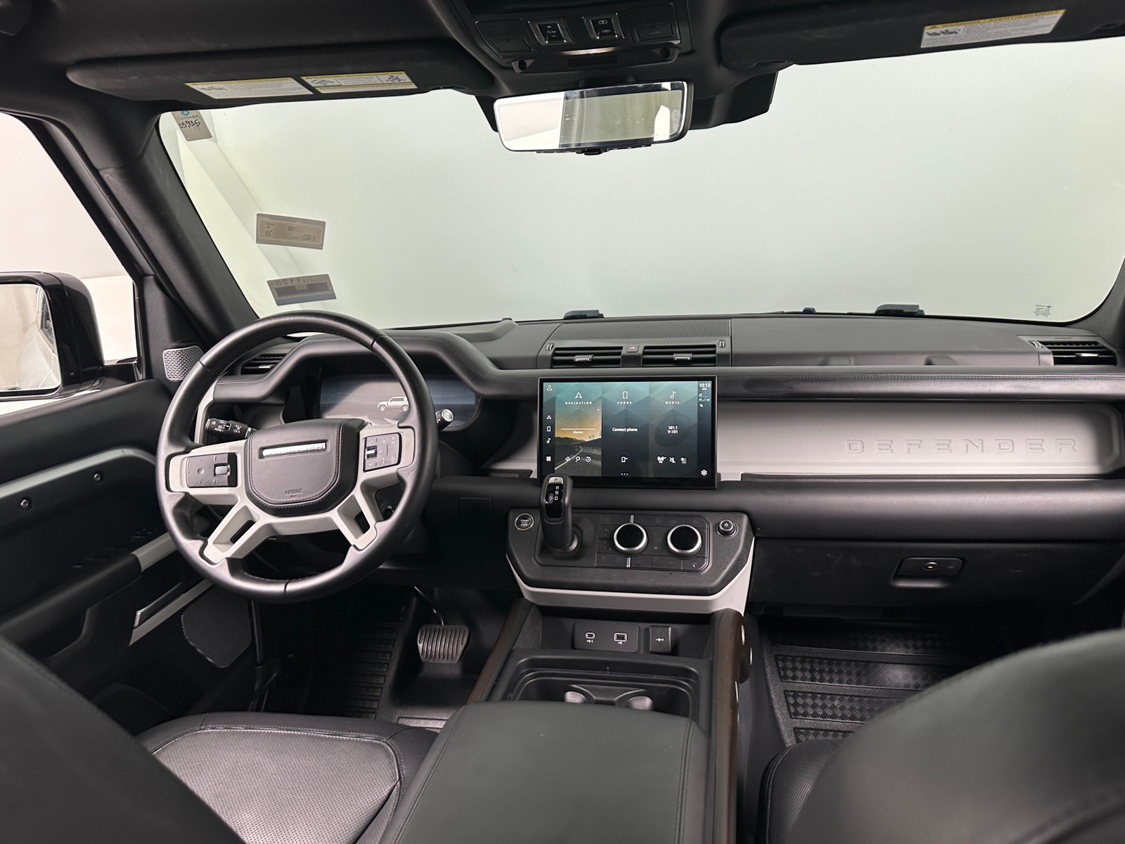 Thumbnail: 2024 Land Rover Defender - 2