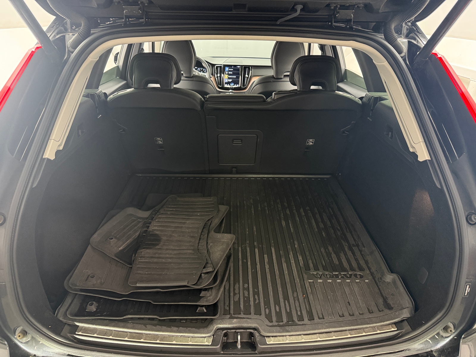 Thumbnail: 2021 Volvo XC60 - 6