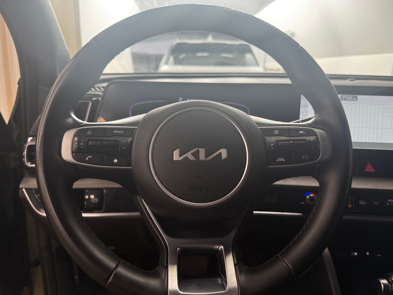 Thumbnail: 2023 Kia Sportage - 4