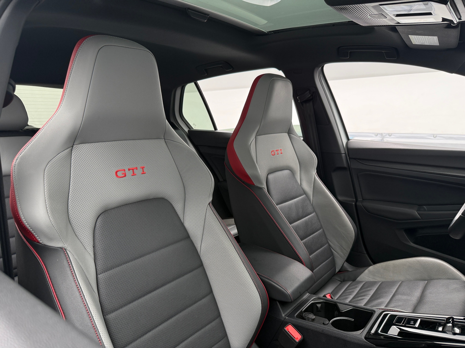 Thumbnail: 2024 Volkswagen Golf - 2