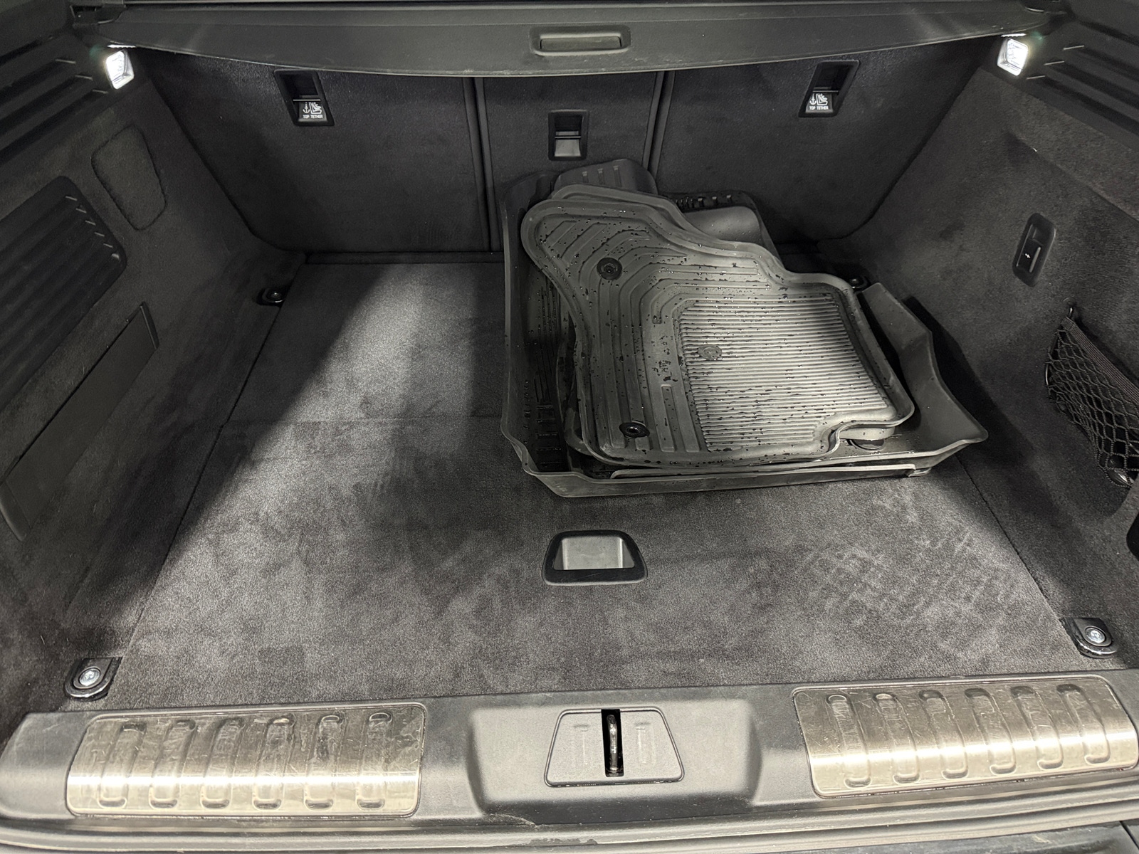 Thumbnail: 2025 Land Rover Range Rover Sport - 6