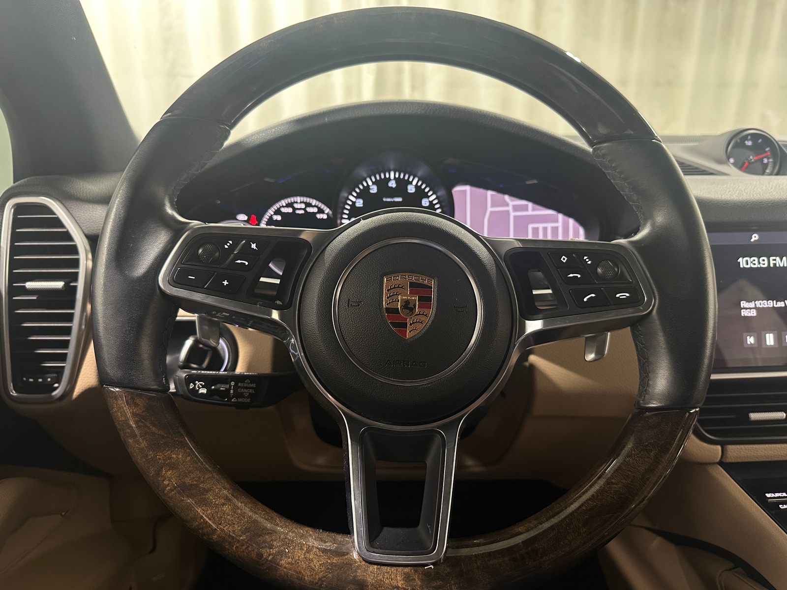 Thumbnail: 2019 Porsche Cayenne - 4