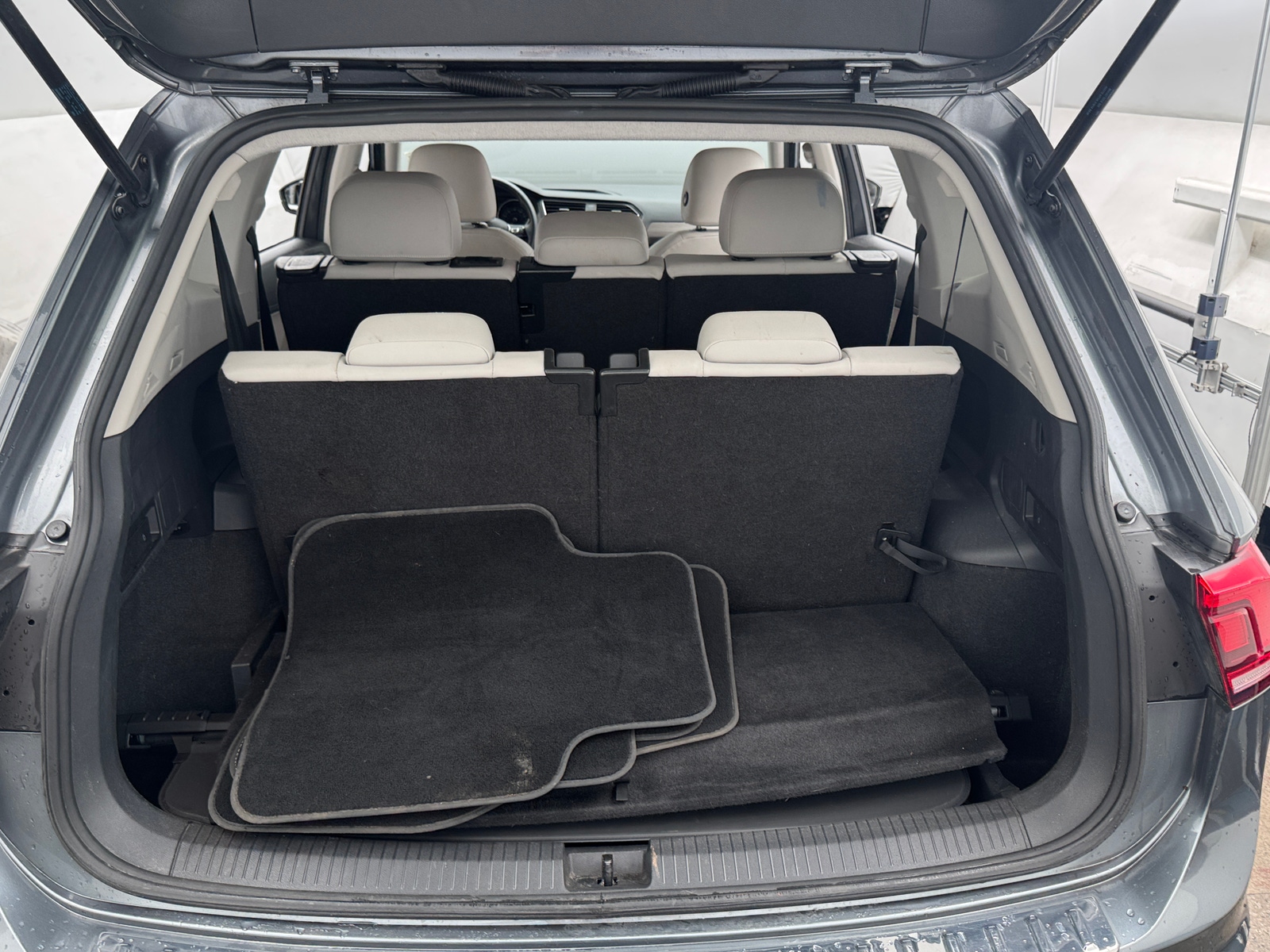 Thumbnail: 2019 Volkswagen Tiguan - 6