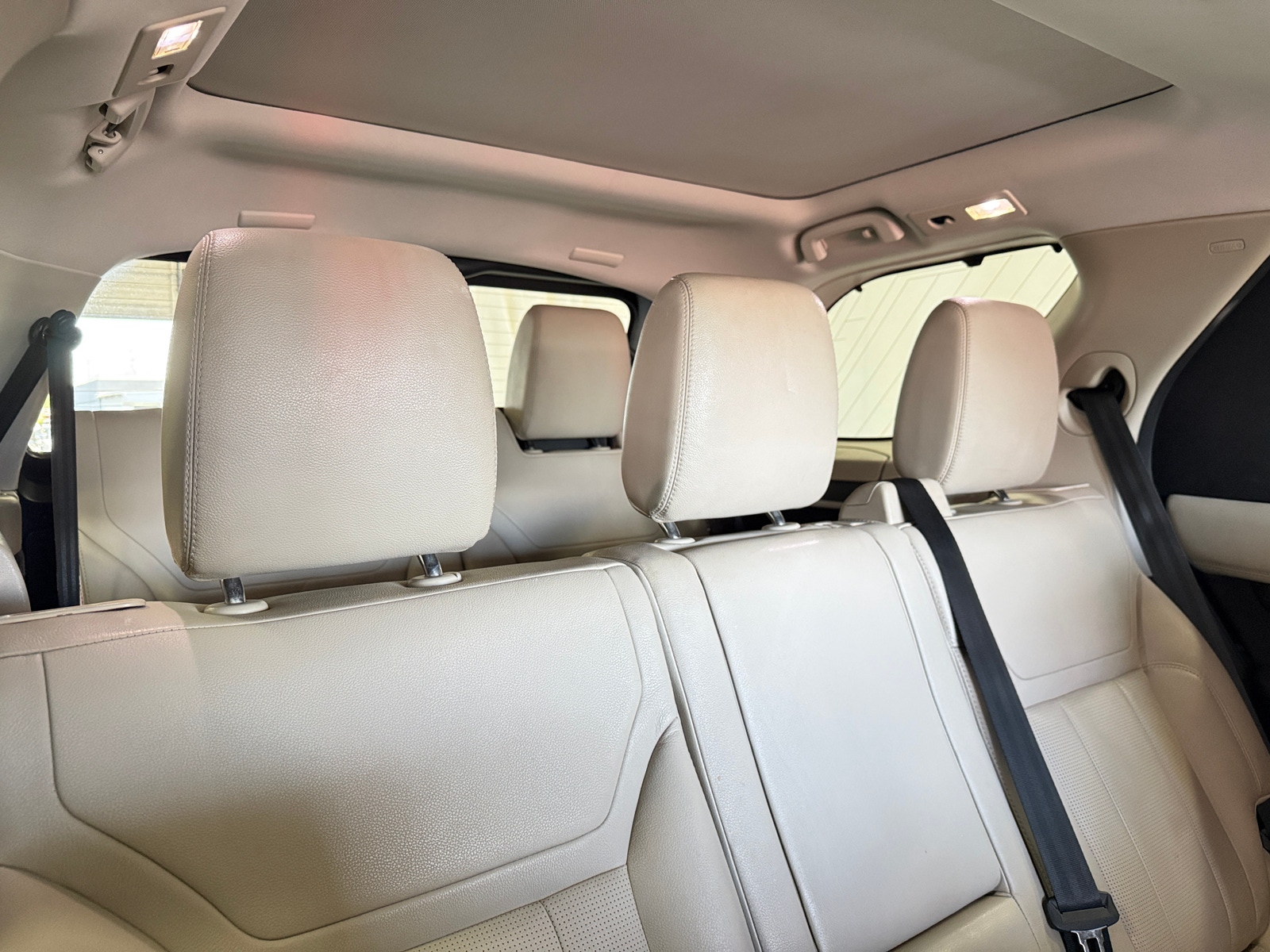 Thumbnail: 2020 Land Rover Discovery - 5