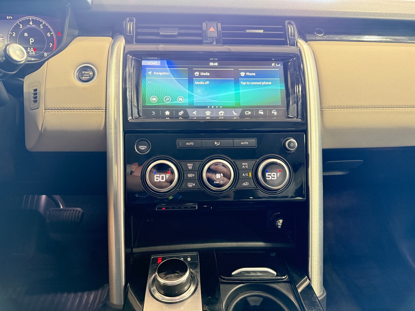 Thumbnail: 2020 Land Rover Discovery - 3