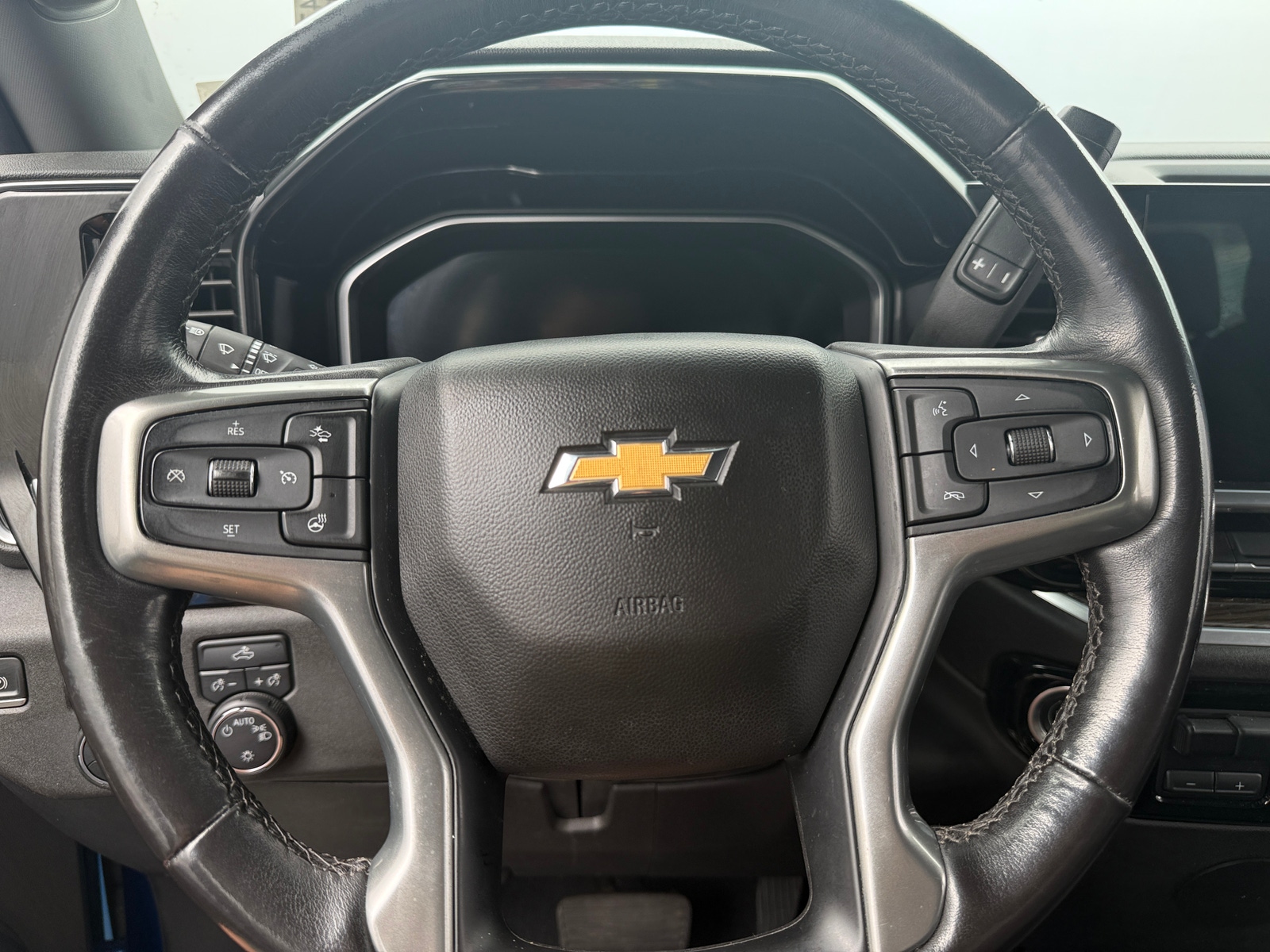 Thumbnail: 2022 Chevrolet Silverado 1500 - 5
