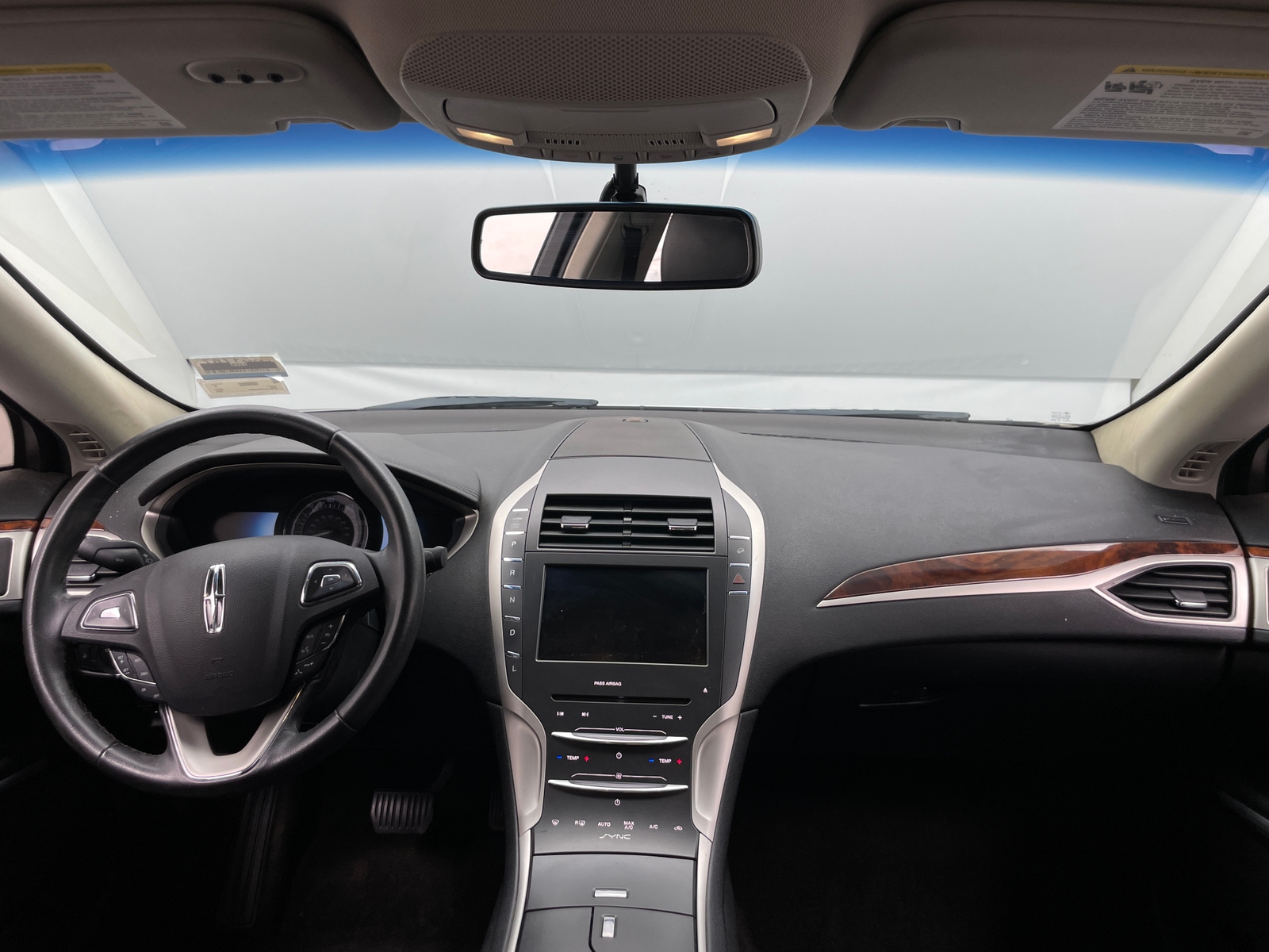 Thumbnail: 2015 Lincoln MKZ - 2
