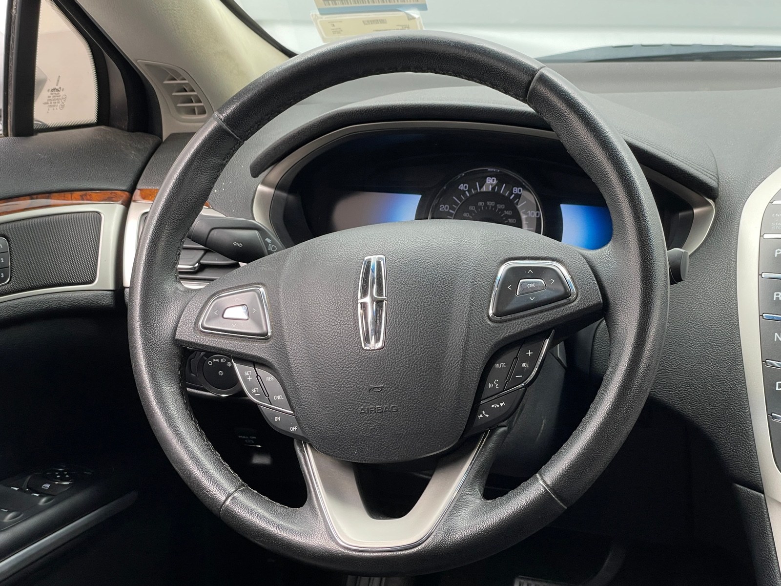 Thumbnail: 2015 Lincoln MKZ - 4
