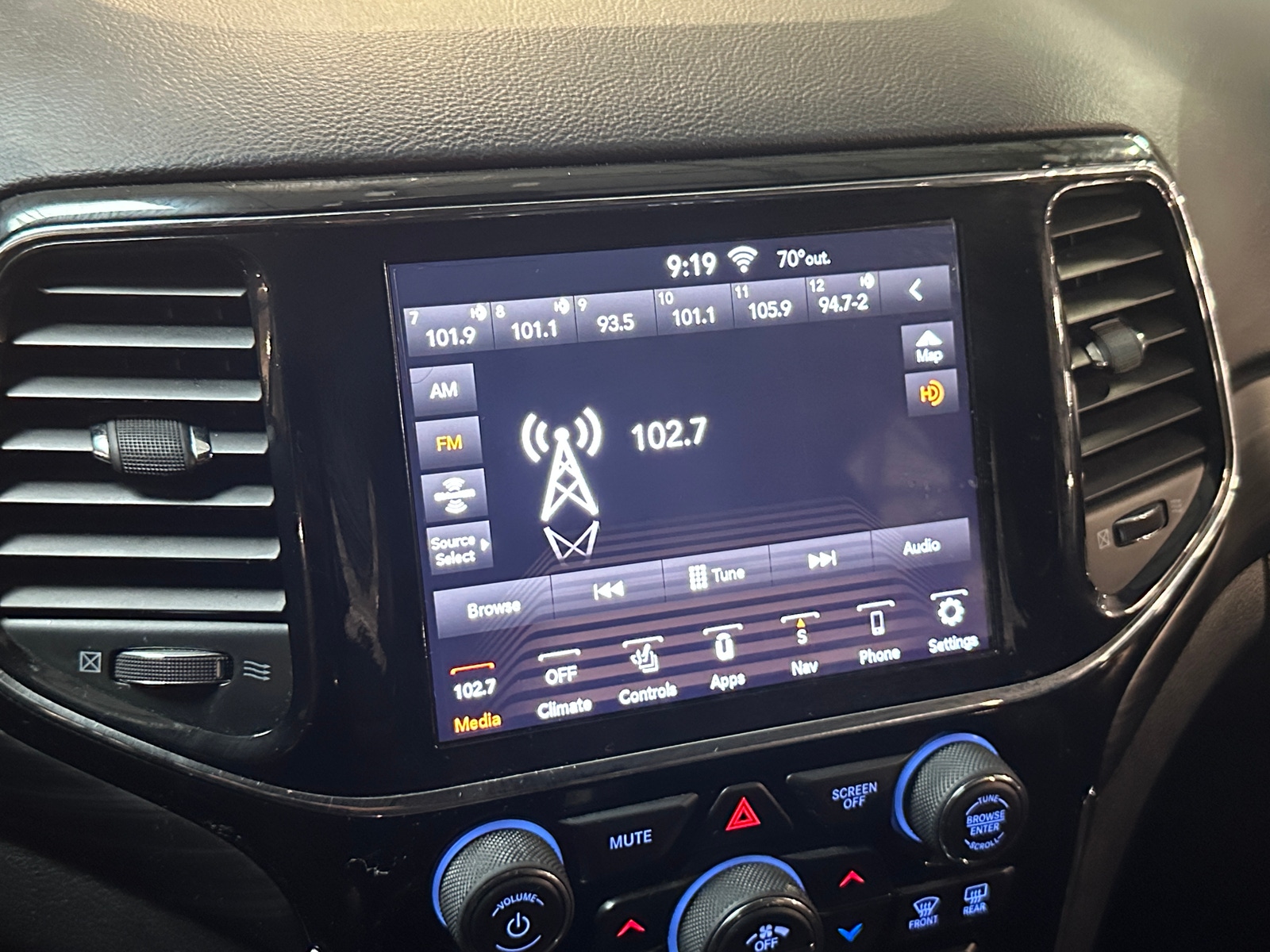 Thumbnail: 2020 Jeep Grand Cherokee - 4