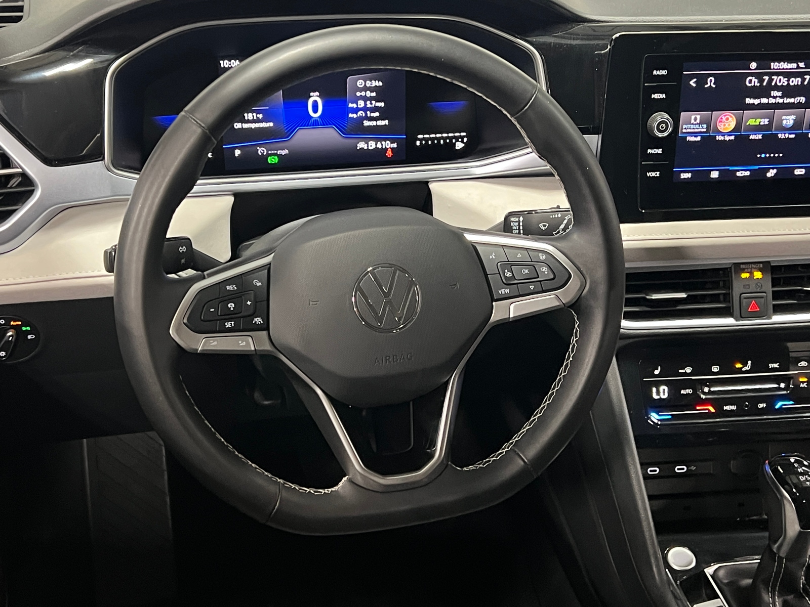 Thumbnail: 2025 Volkswagen Taos - 4