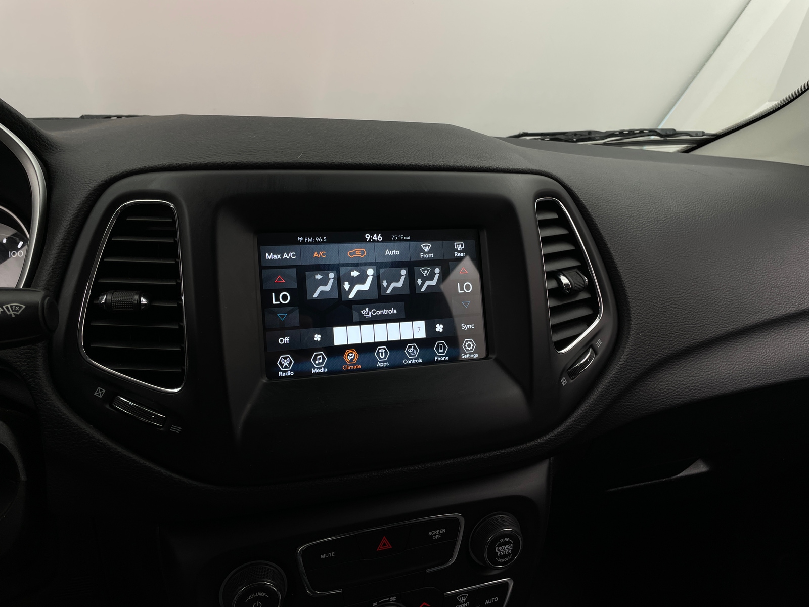Thumbnail: 2020 Jeep Compass - 4