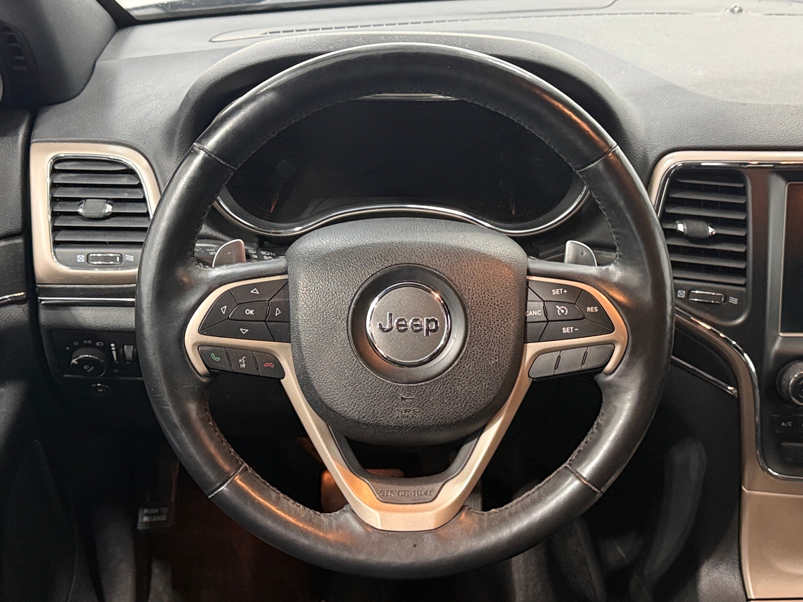 Thumbnail: 2015 Jeep Grand Cherokee - 4