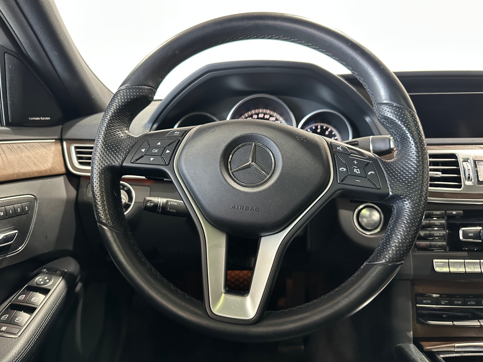 Thumbnail: 2014 Mercedes-Benz E-Class - 4