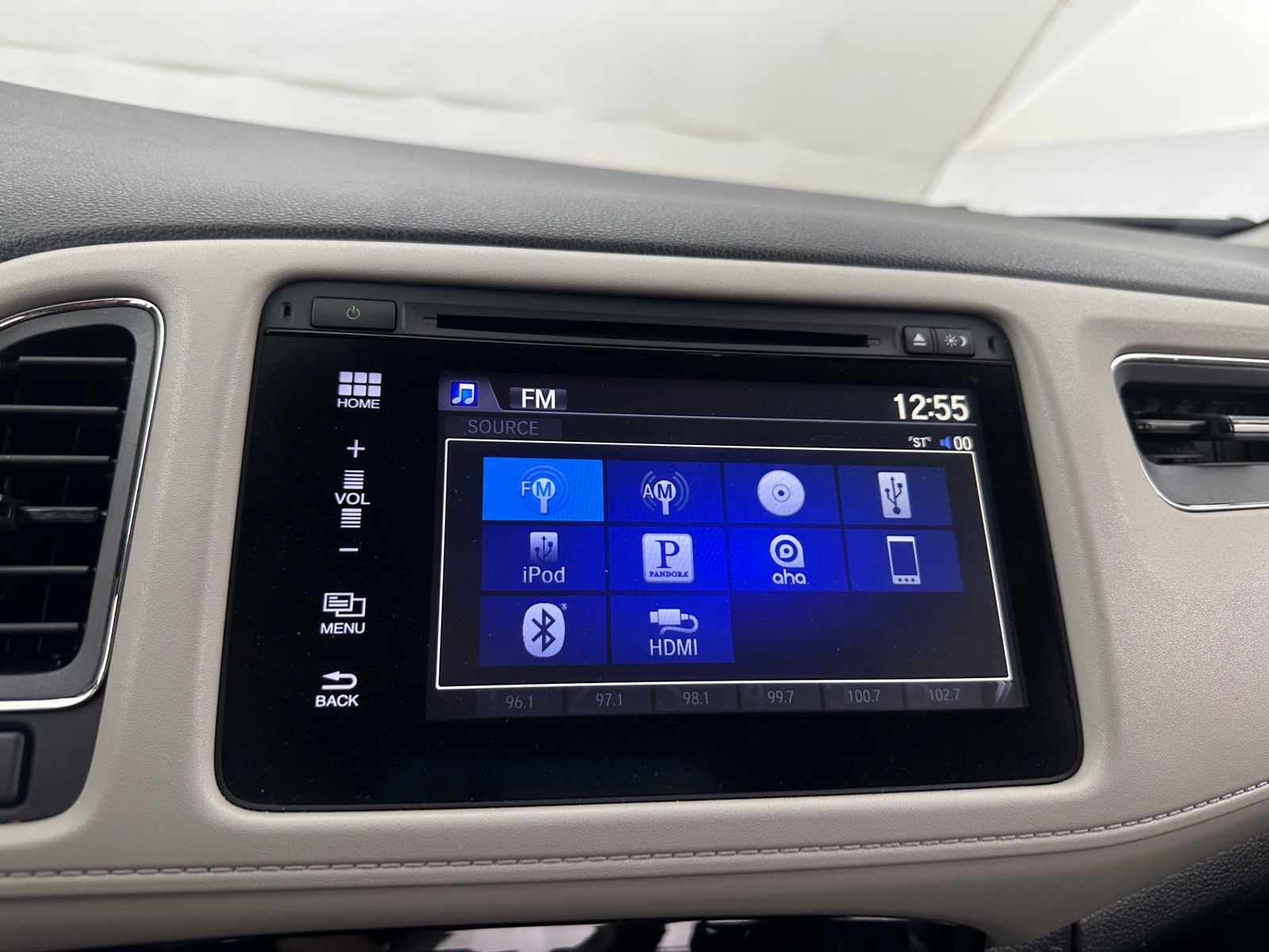 Thumbnail: 2016 Honda HR-V - 4