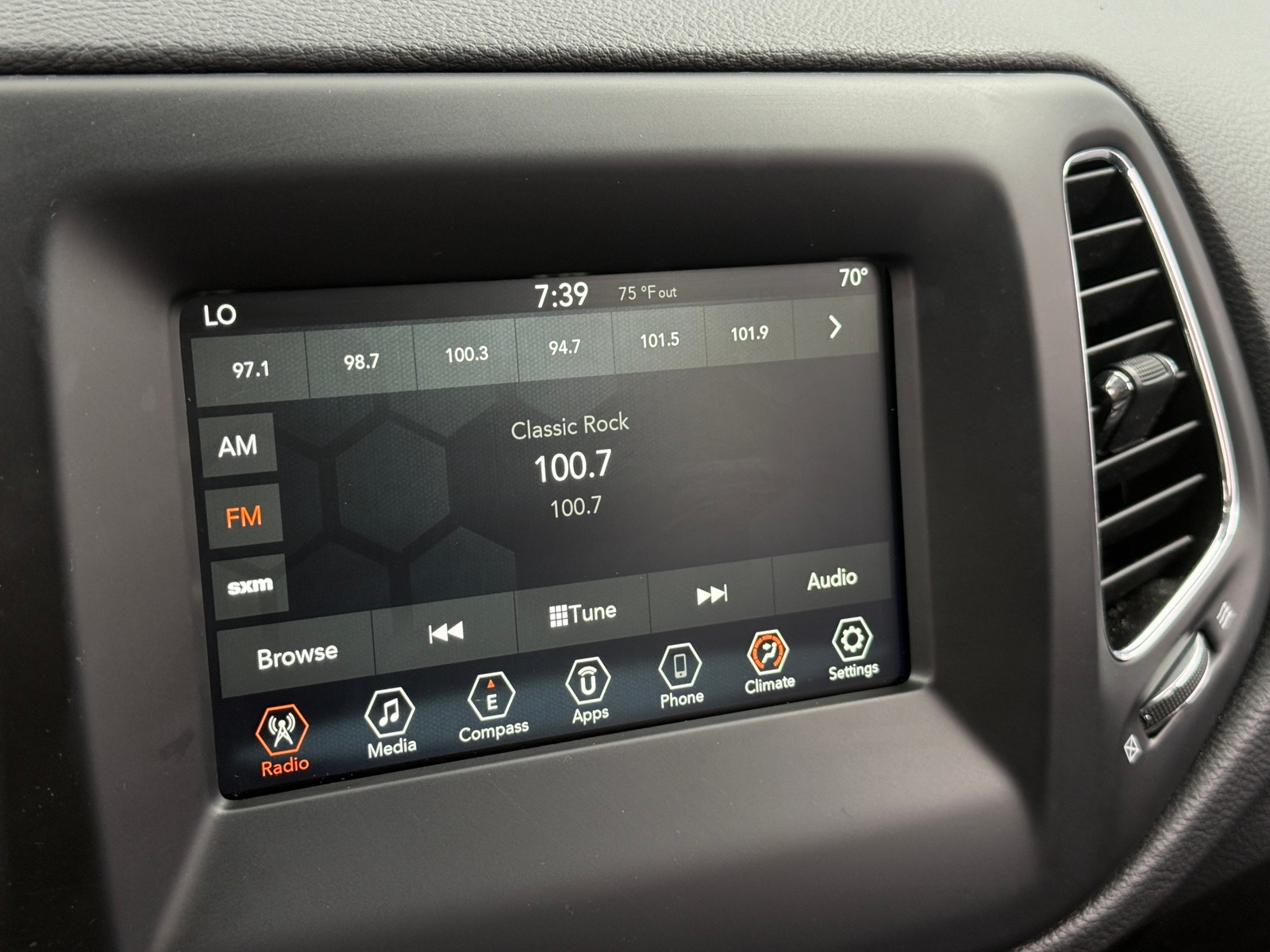 Thumbnail: 2020 Jeep Compass - 4