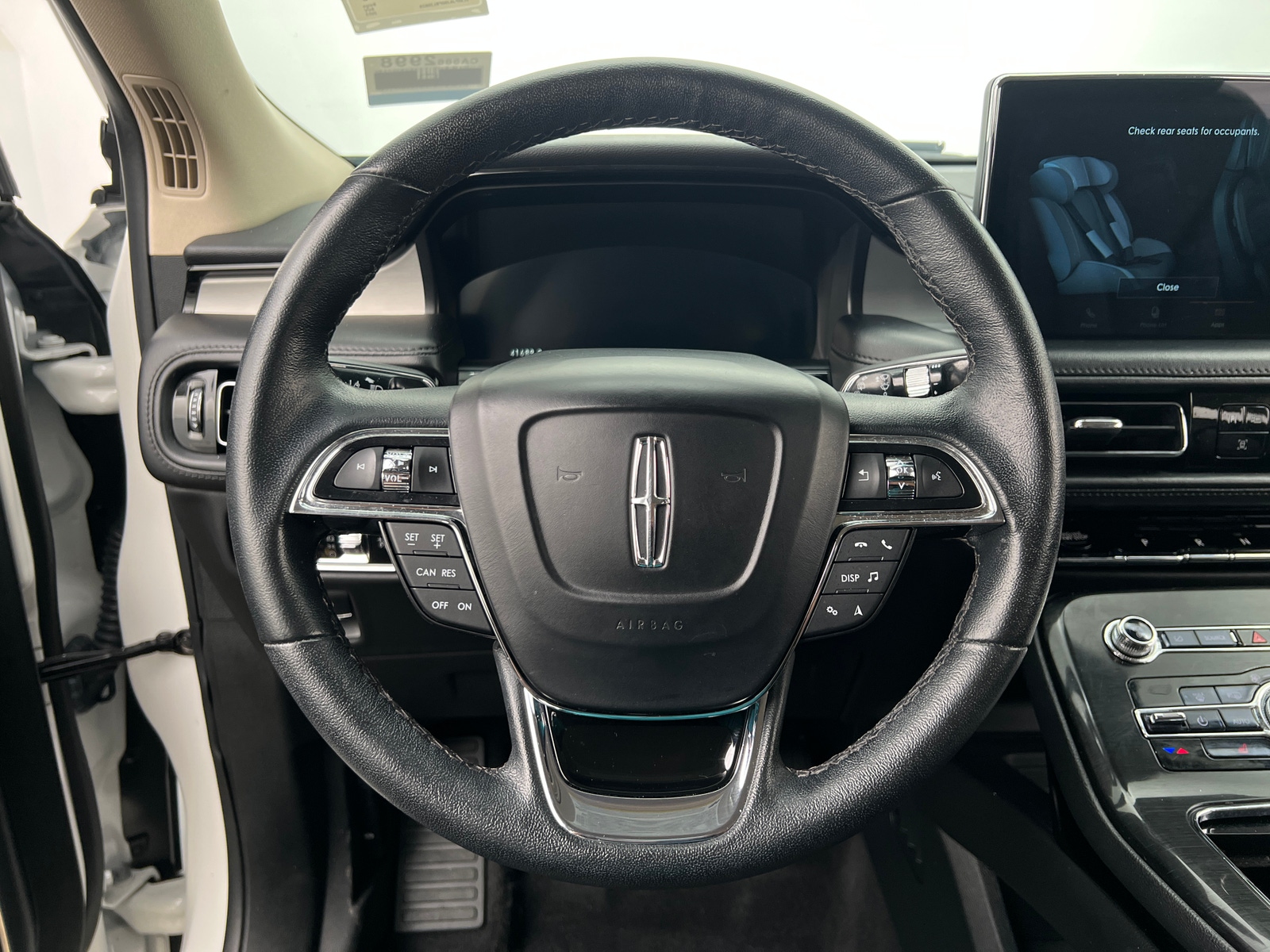 Thumbnail: 2023 Lincoln Nautilus - 4