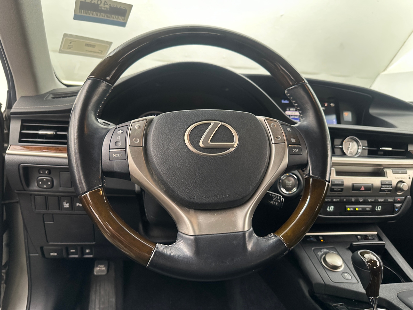 Thumbnail: 2015 Lexus ES - 4
