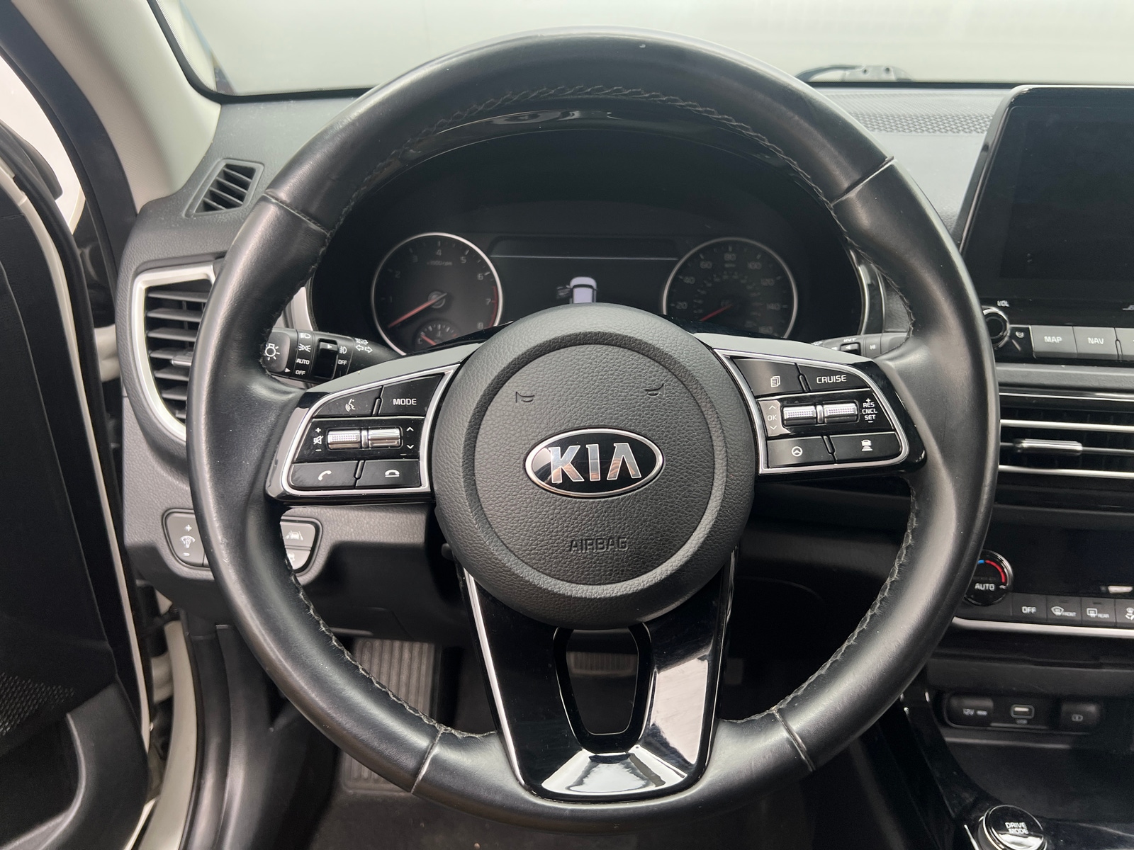 Thumbnail: 2021 Kia Seltos - 4