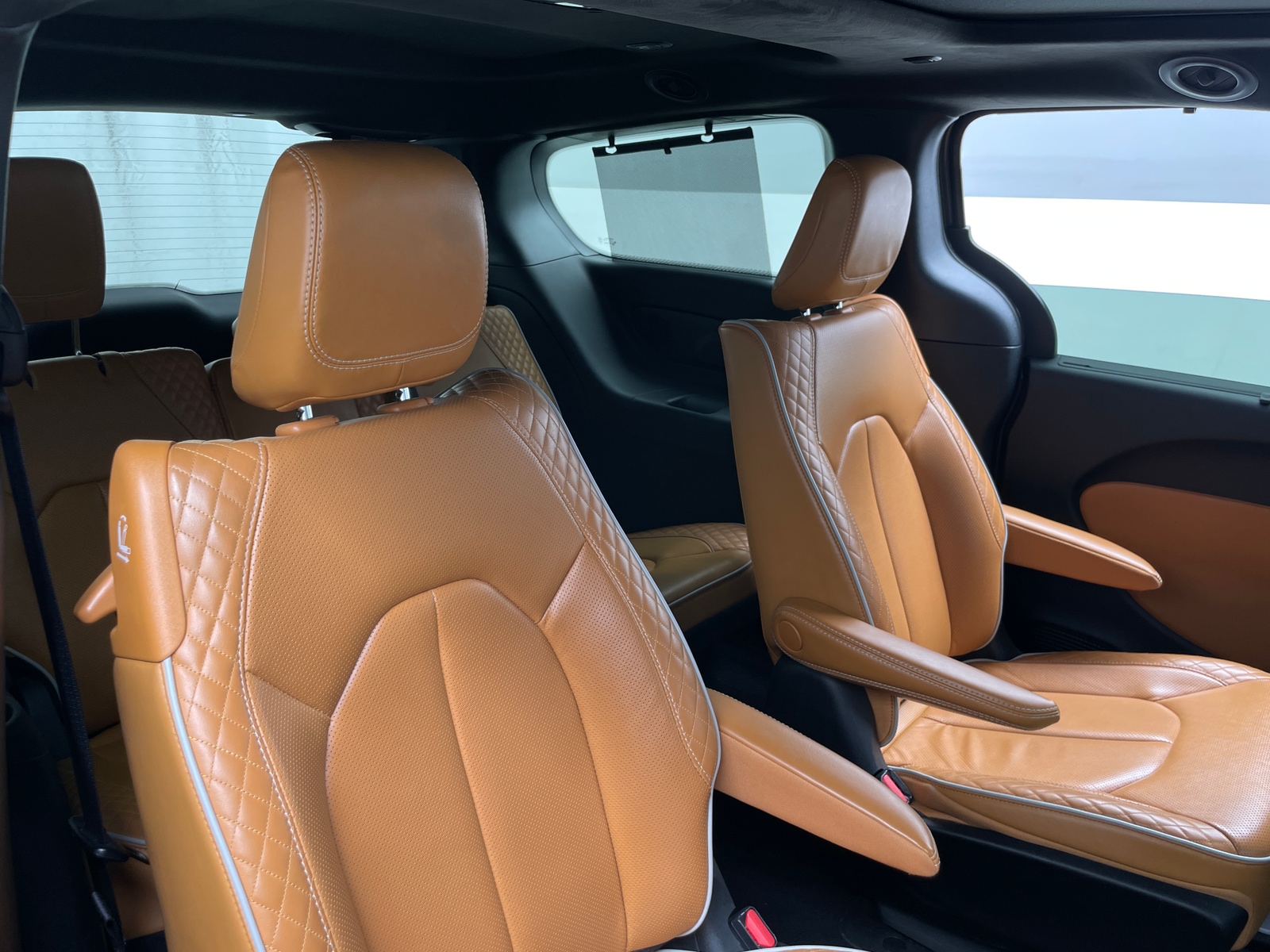 Thumbnail: 2023 Chrysler Pacifica - 5