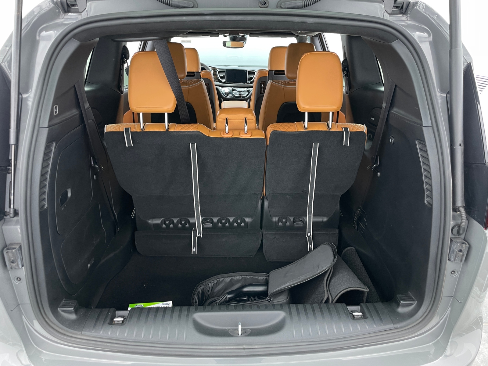 Thumbnail: 2023 Chrysler Pacifica - 6