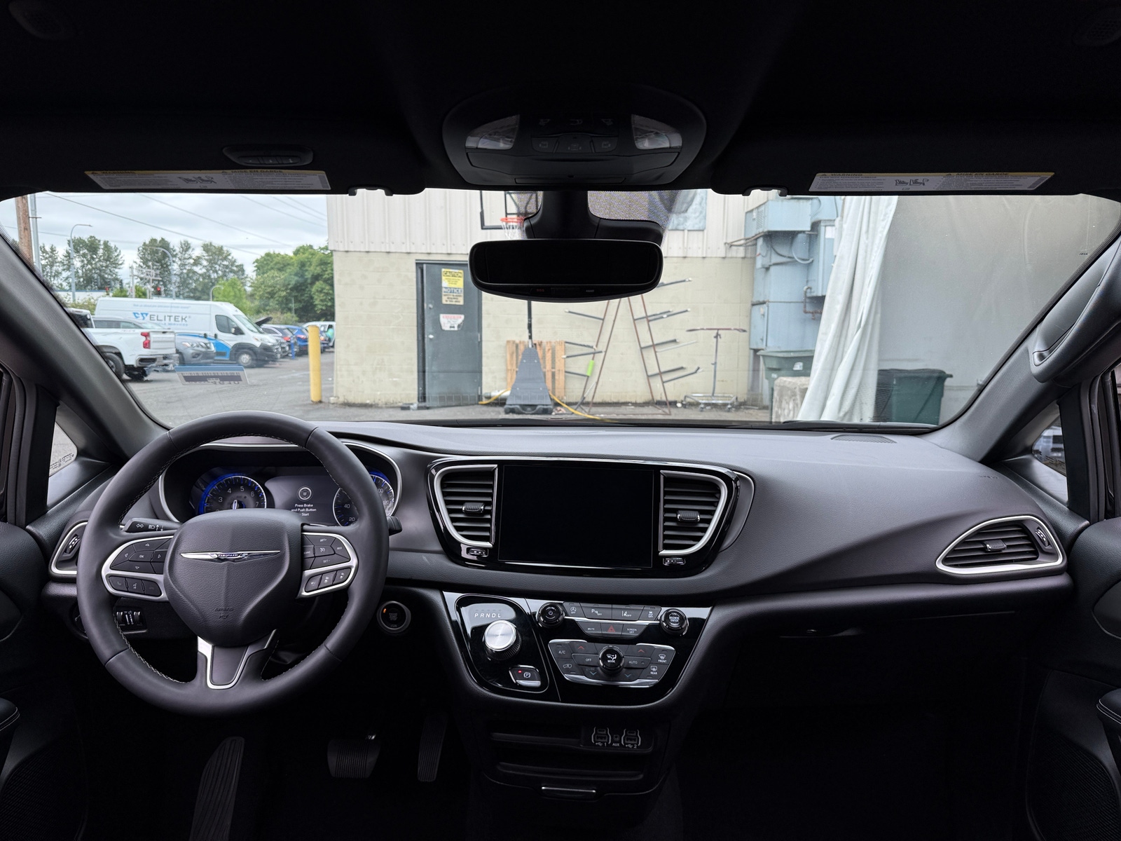 Thumbnail: 2025 Chrysler Pacifica - 2