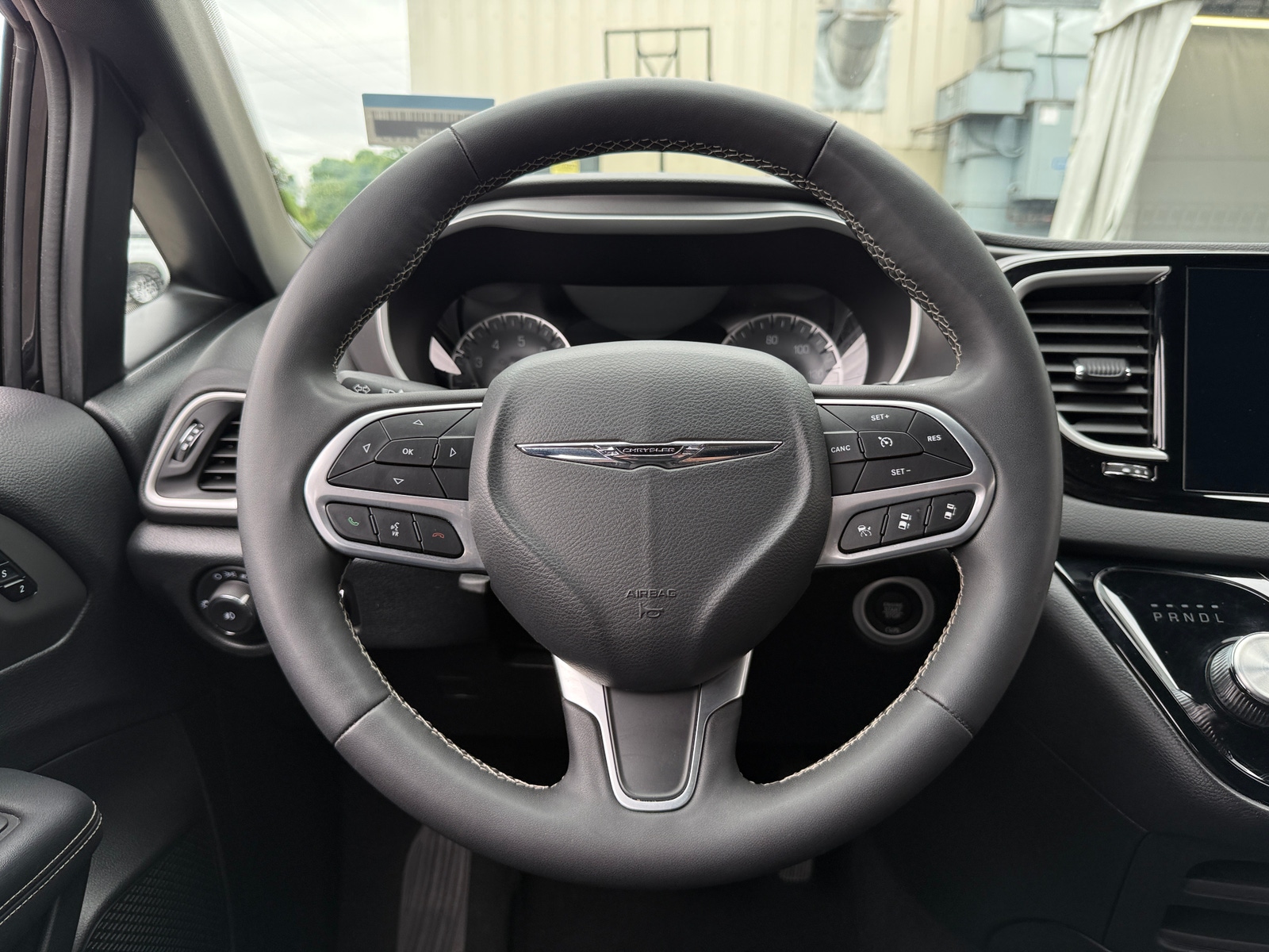 Thumbnail: 2025 Chrysler Pacifica - 4