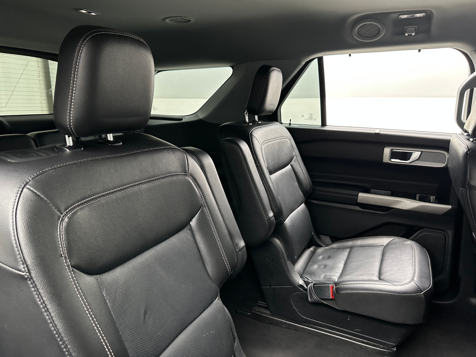 Thumbnail: 2022 Ford Explorer - 6
