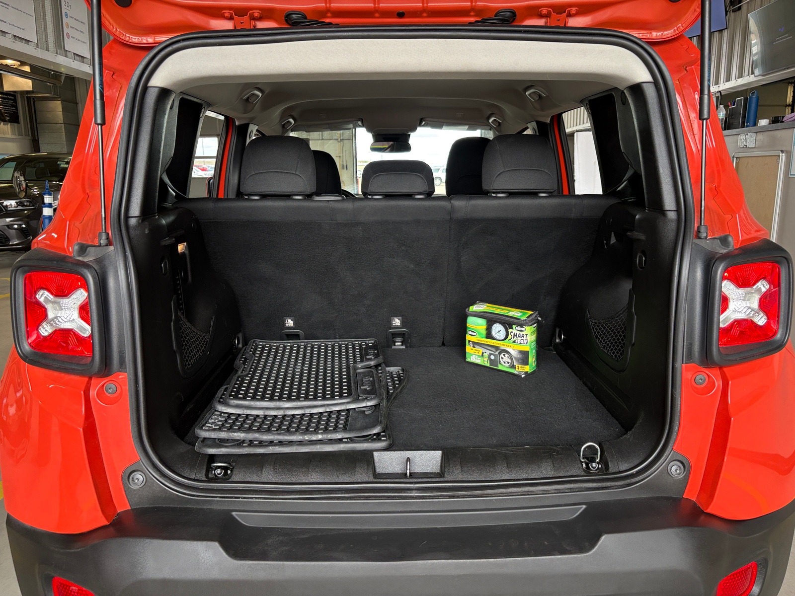 Thumbnail: 2020 Jeep Renegade - 7