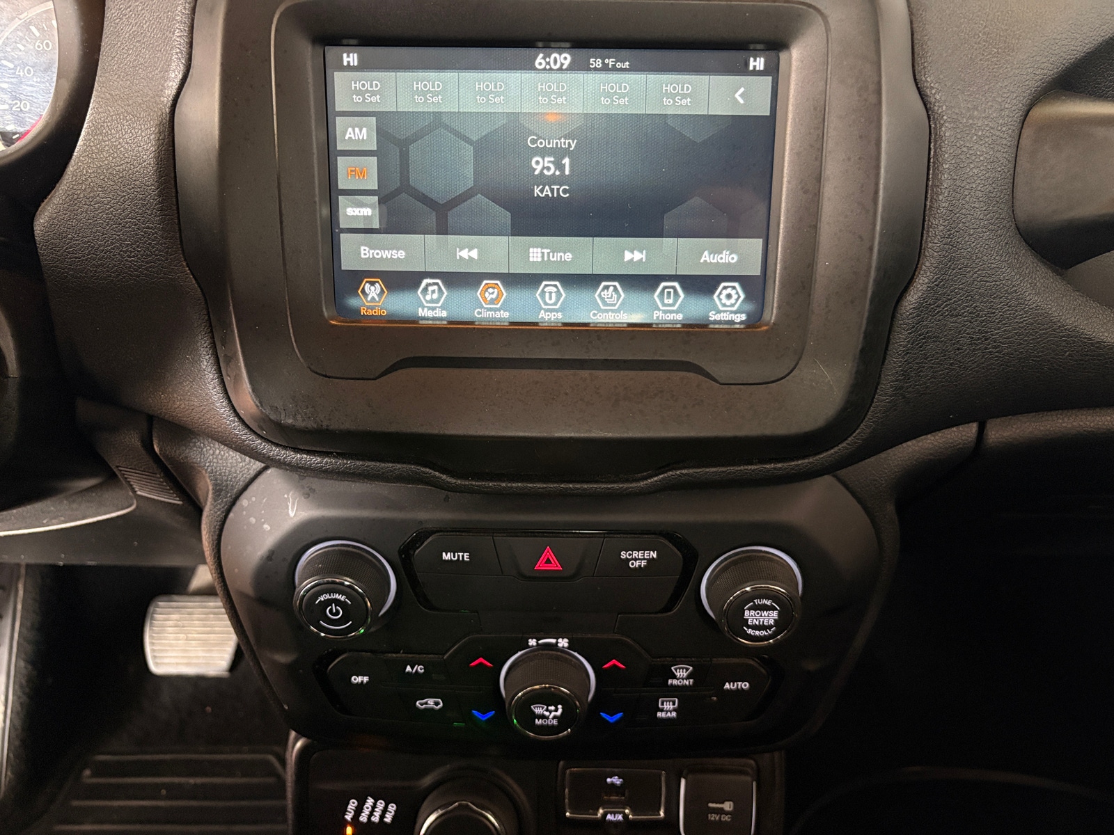 Thumbnail: 2020 Jeep Renegade - 4