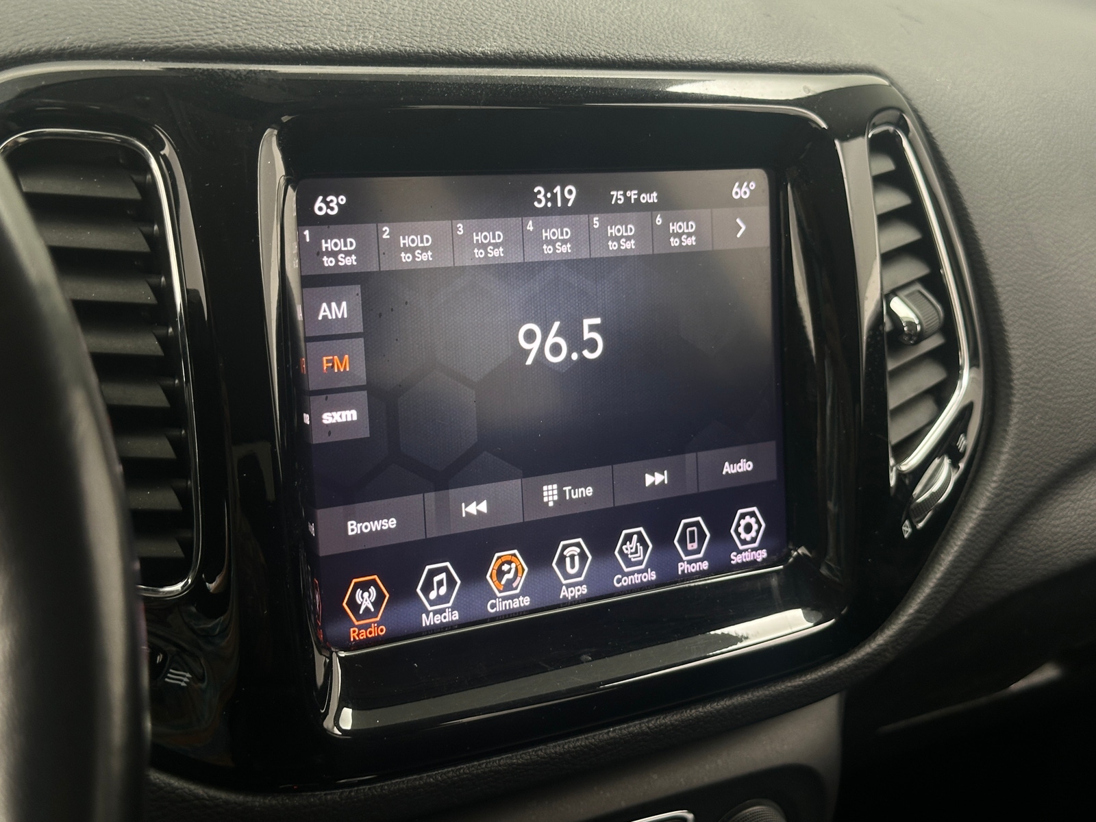 Thumbnail: 2020 Jeep Compass - 3