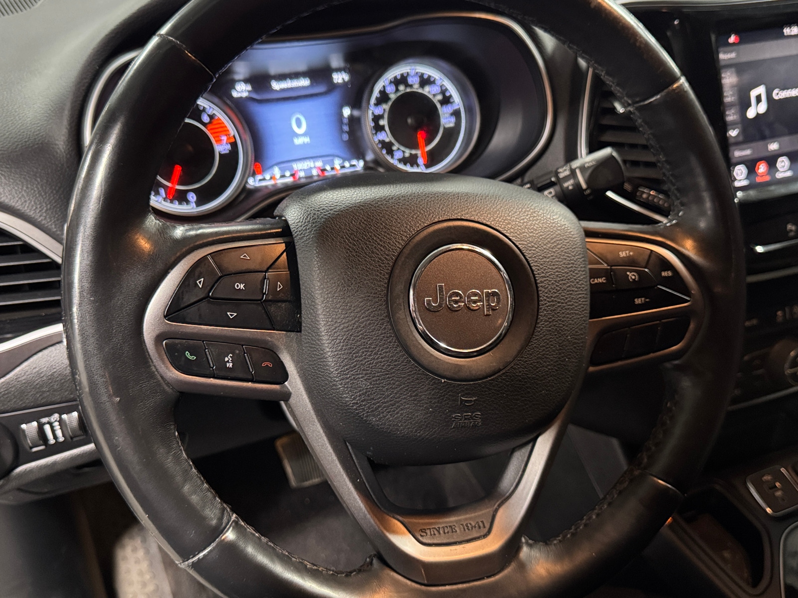 Thumbnail: 2019 Jeep Cherokee - 4
