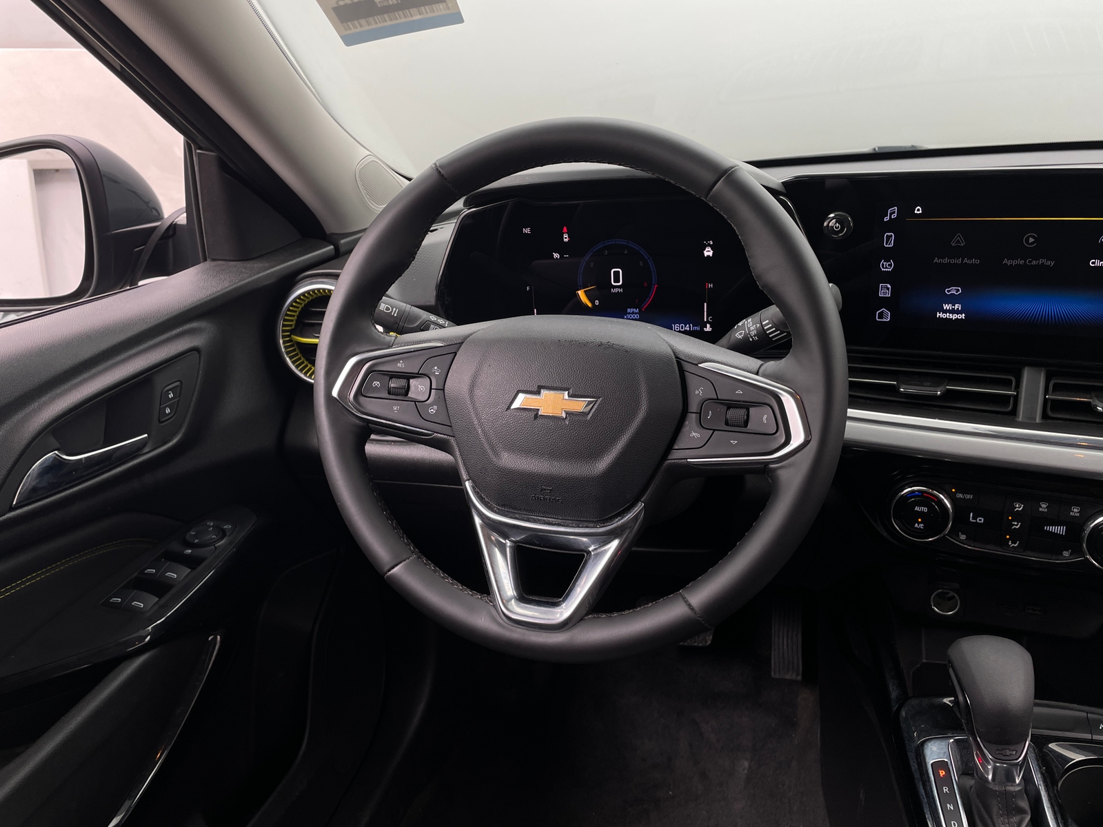 Thumbnail: 2025 Chevrolet Trax - 5