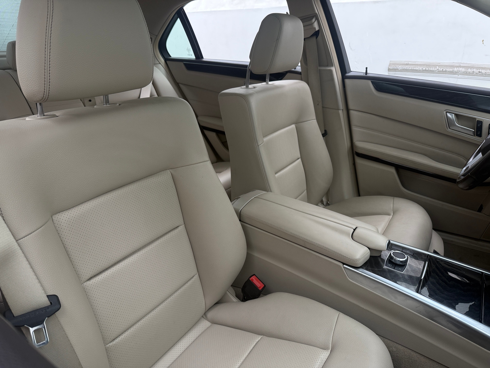 Thumbnail: 2016 Mercedes-Benz E-Class - 2