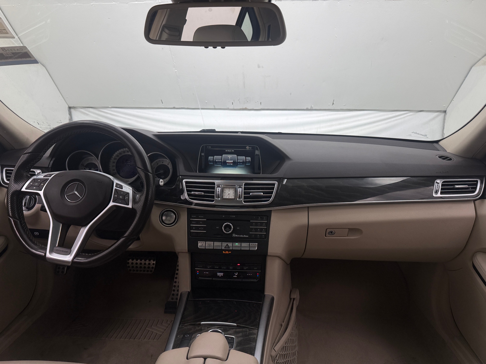 Thumbnail: 2016 Mercedes-Benz E-Class - 3