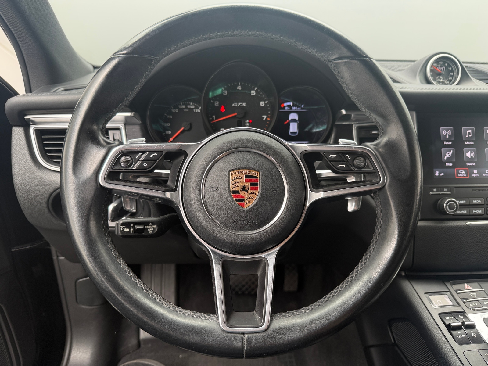 Thumbnail: 2017 Porsche Macan - 4