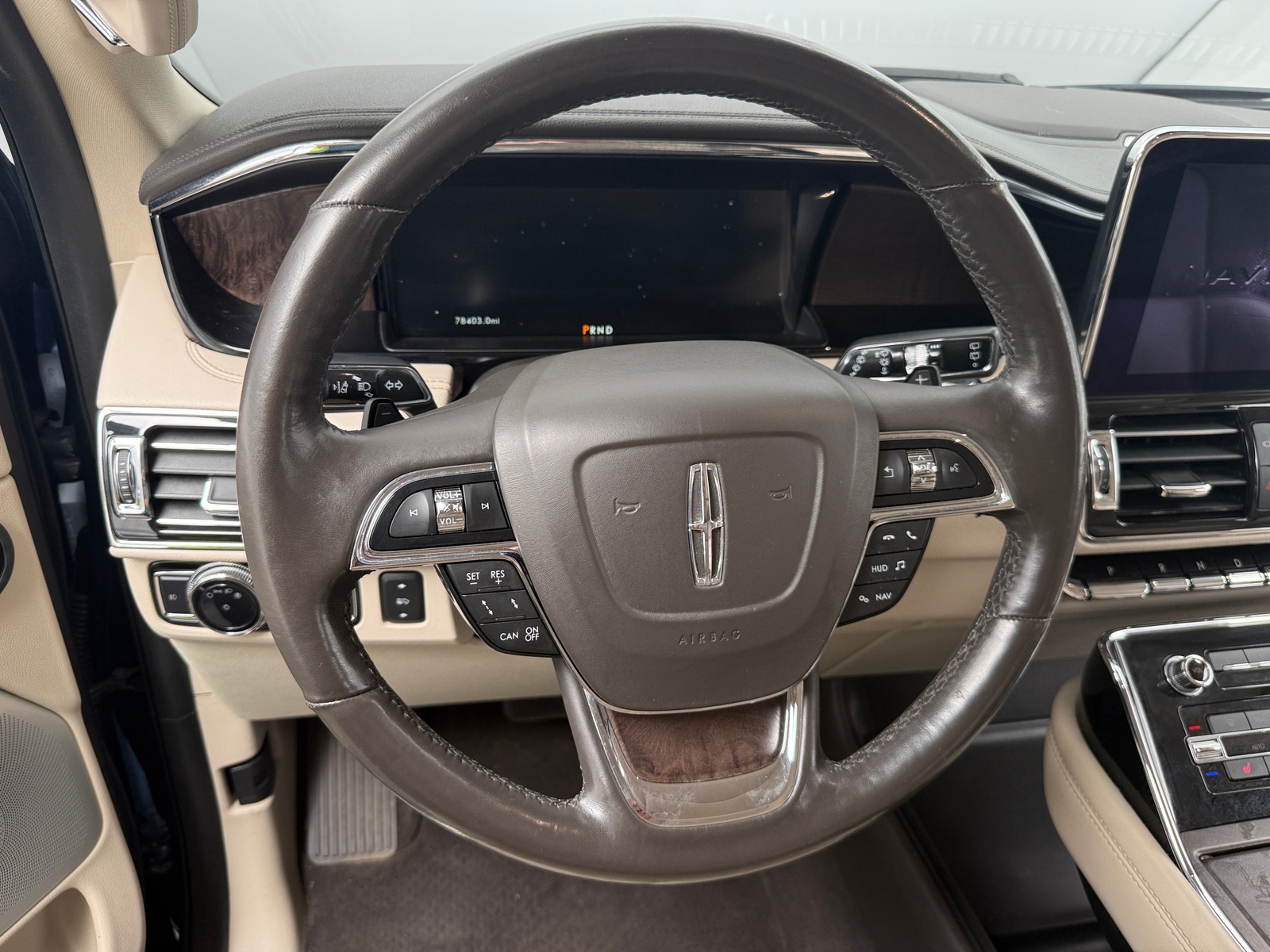 Thumbnail: 2019 Lincoln Navigator L - 4