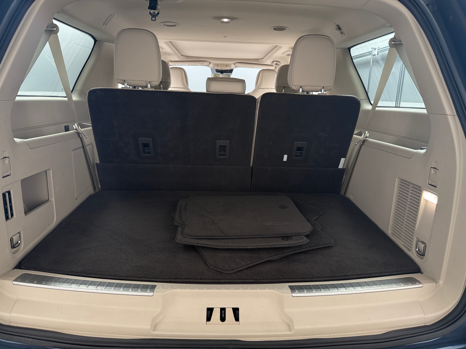 Thumbnail: 2019 Lincoln Navigator L - 6