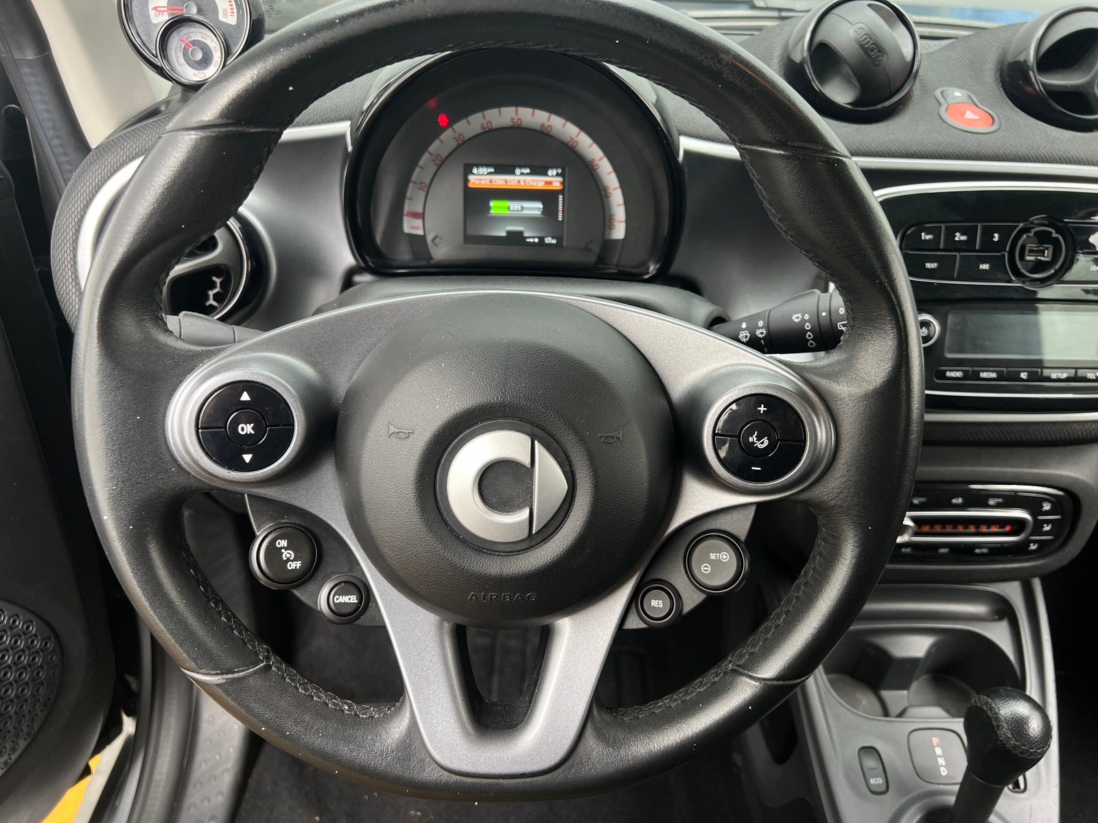 Thumbnail: 2018 smart fortwo - 5