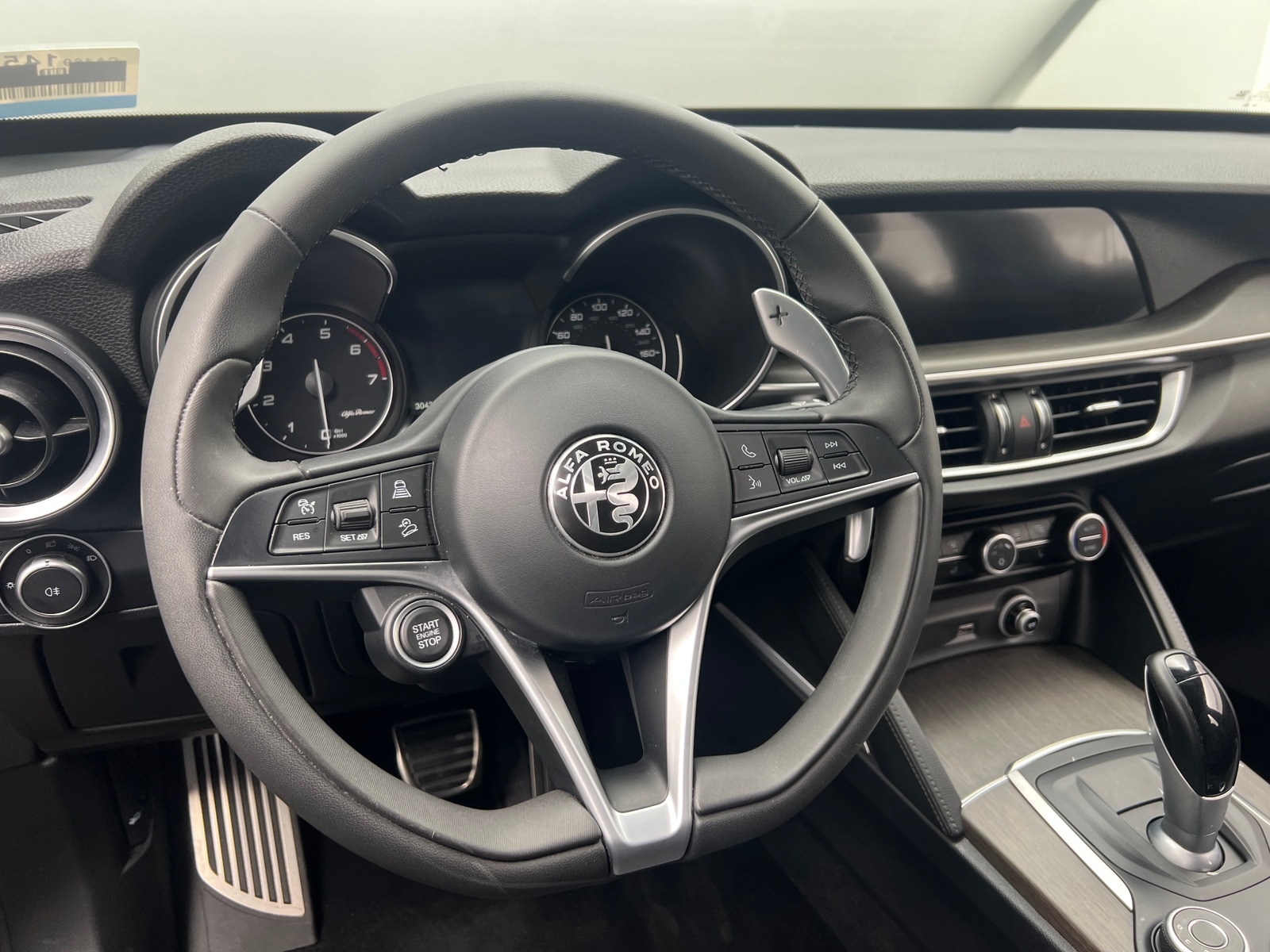 Thumbnail: 2018 Alfa Romeo Stelvio - 4