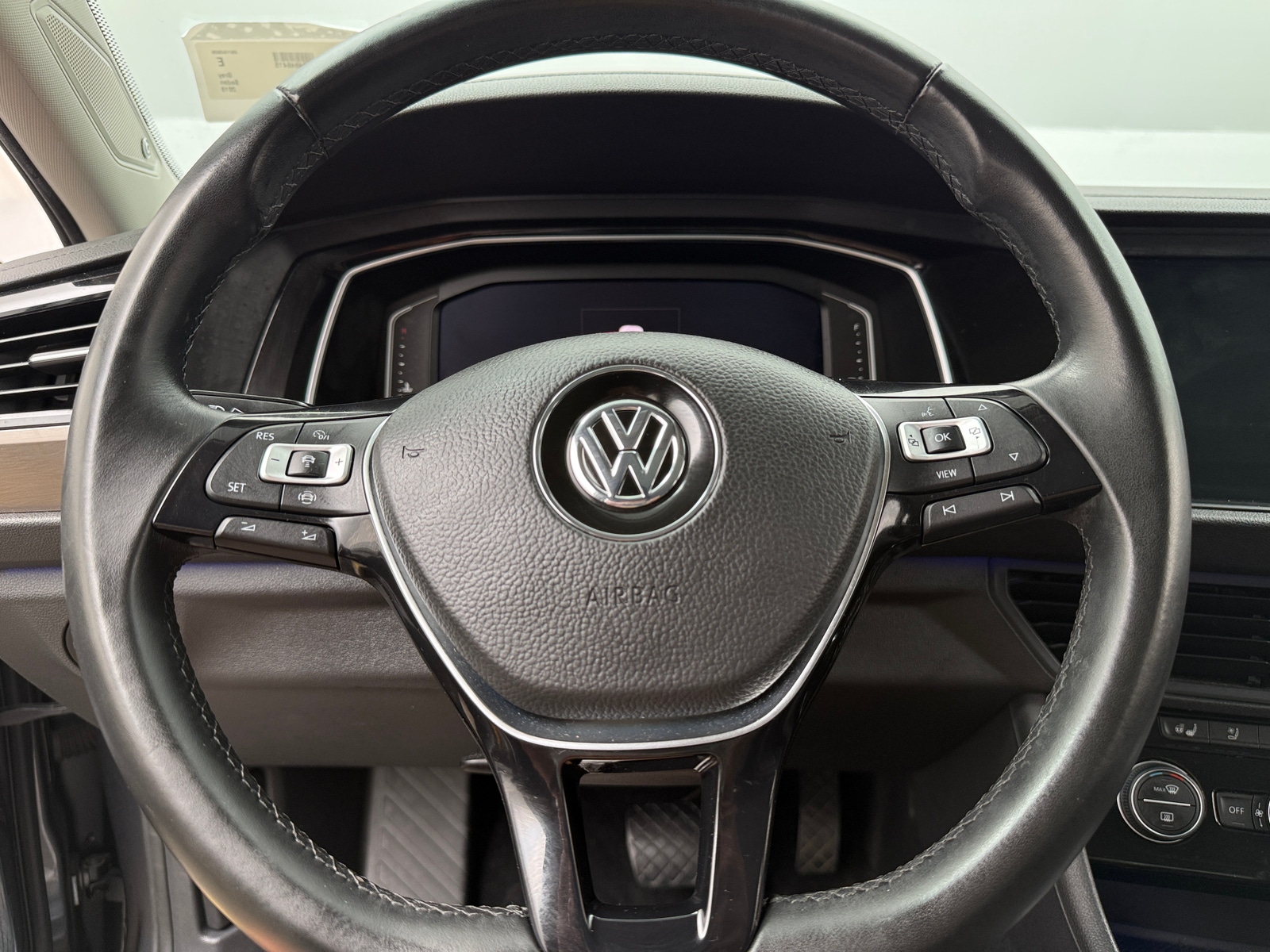 Thumbnail: 2019 Volkswagen Jetta - 4