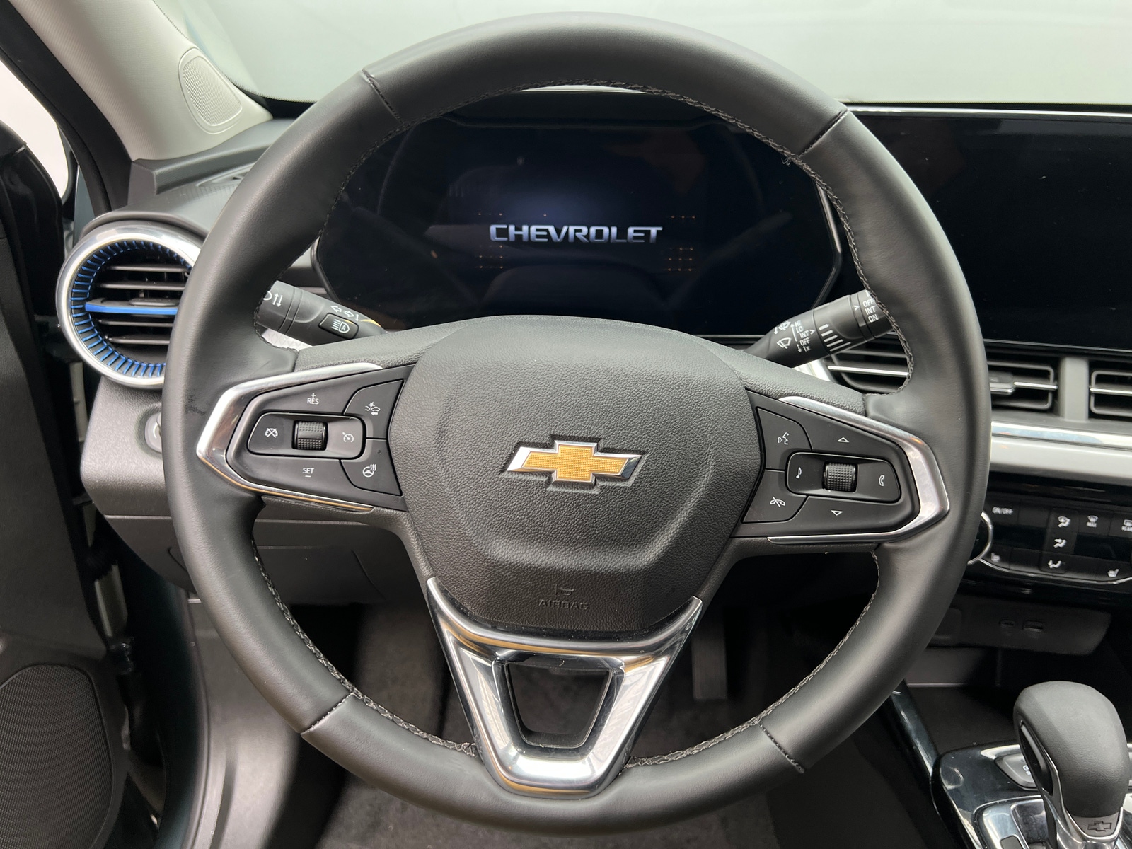Thumbnail: 2025 Chevrolet Trax - 5