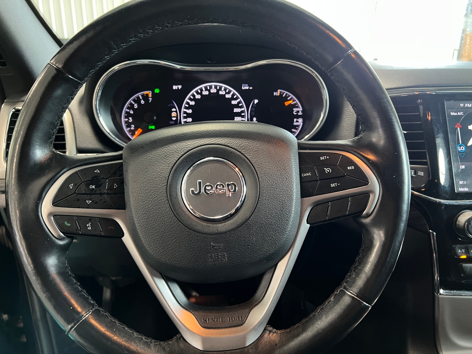 Thumbnail: 2020 Jeep Grand Cherokee - 5