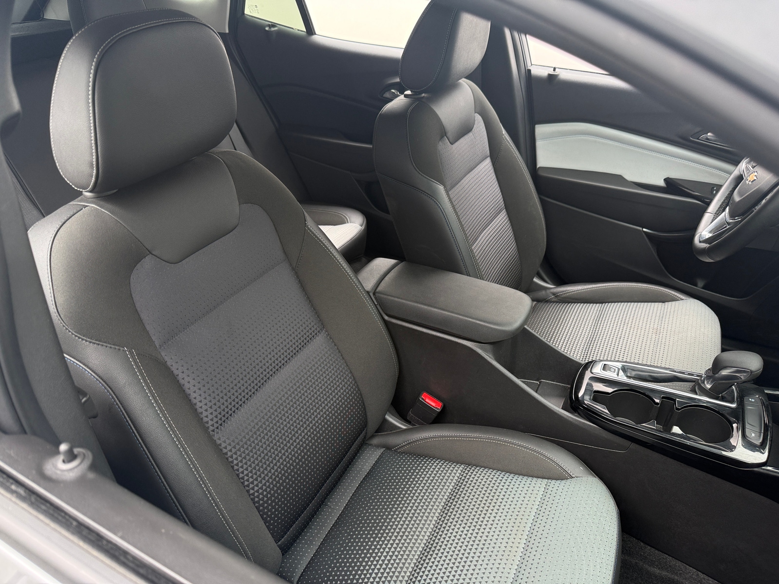 Thumbnail: 2025 Chevrolet Trax - 2
