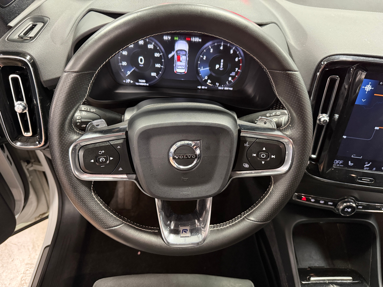 Thumbnail: 2020 Volvo XC40 - 4