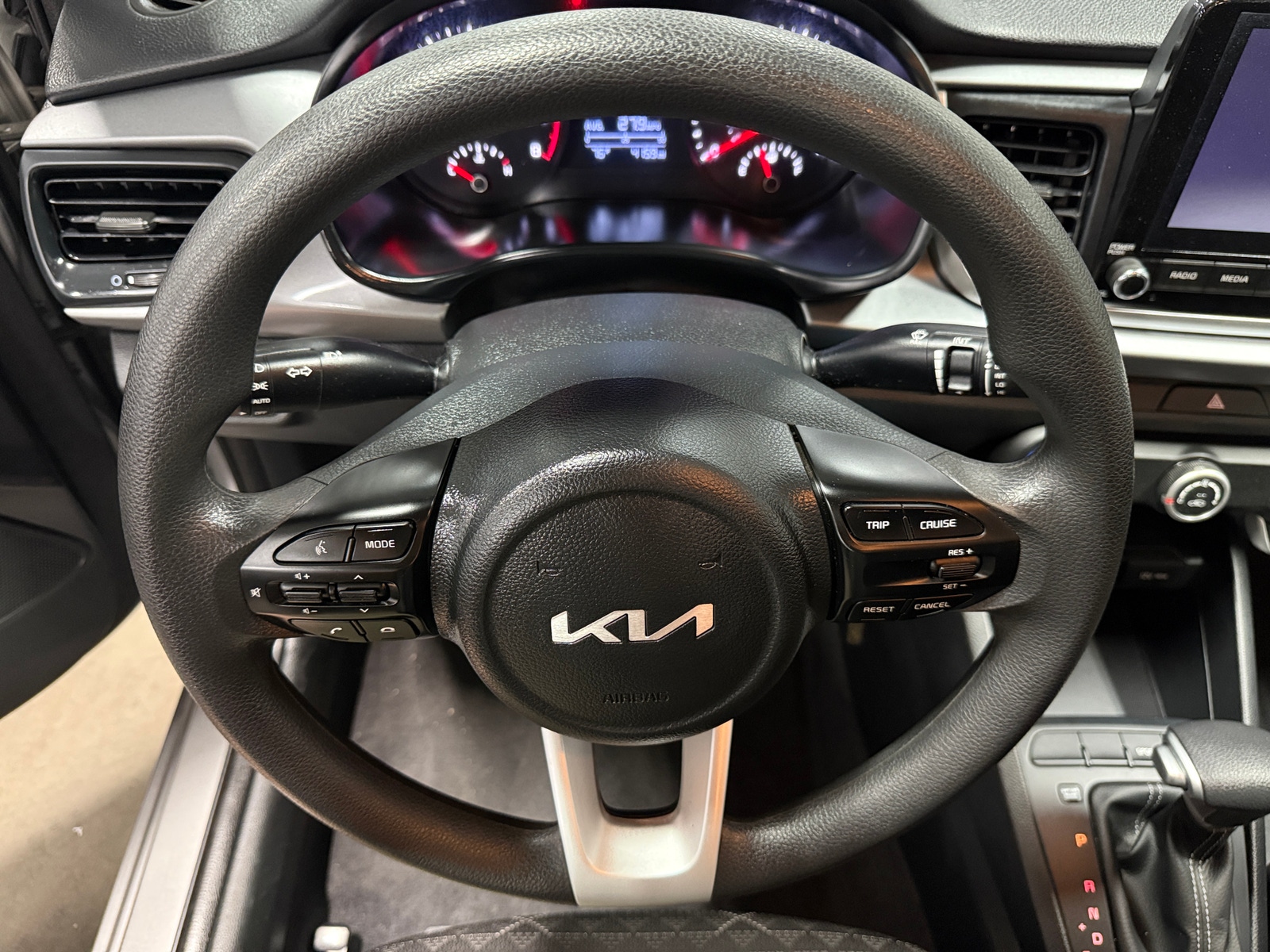 Thumbnail: 2023 Kia Rio - 5