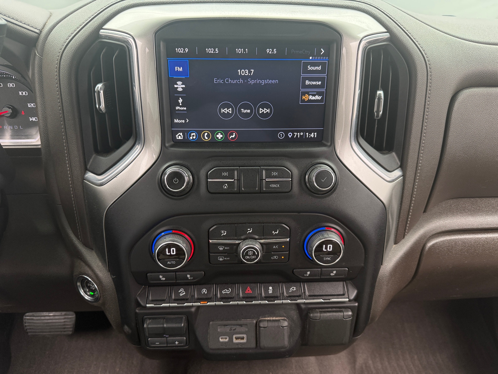 Thumbnail: 2020 Chevrolet Silverado 1500 - 3